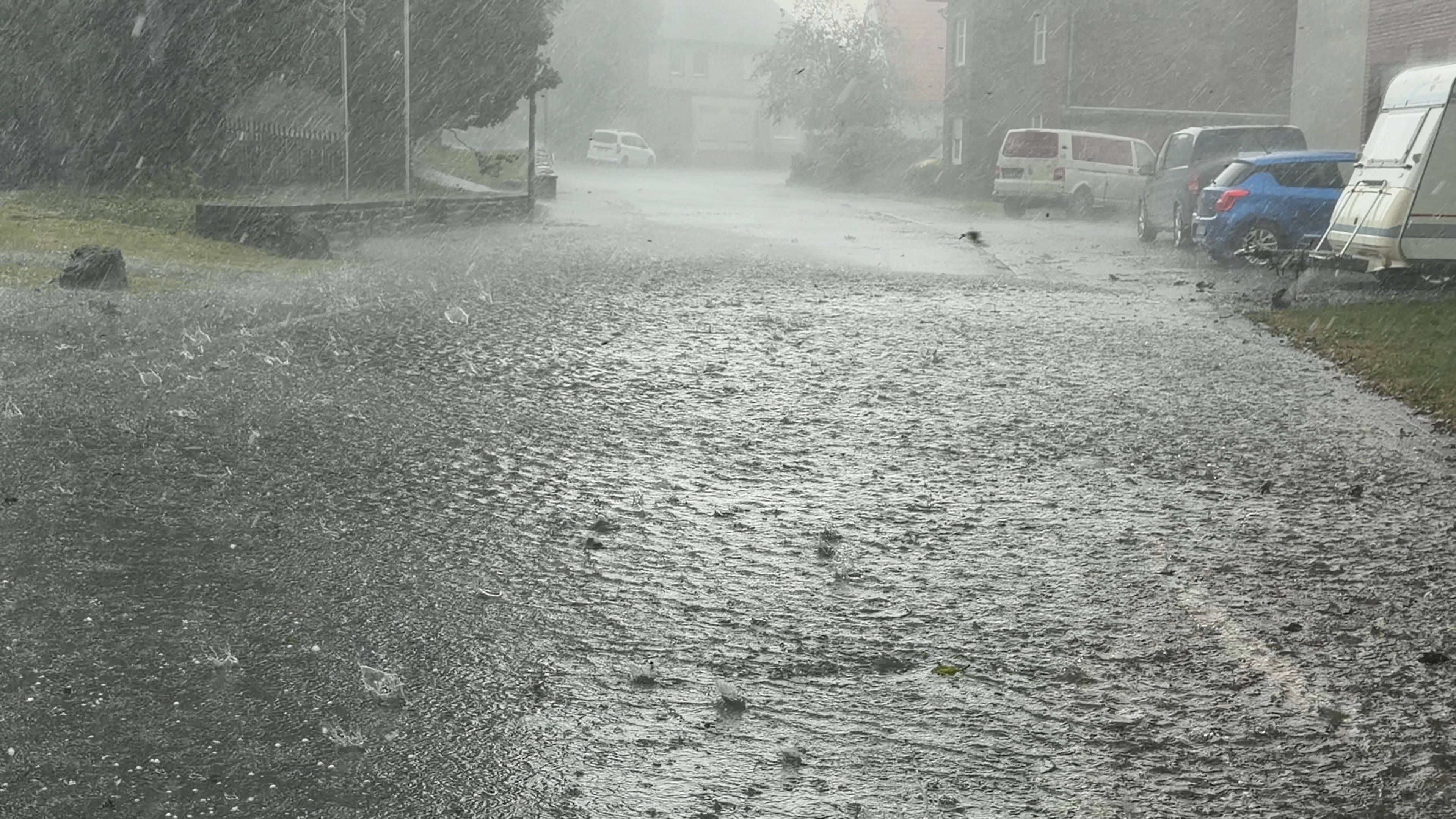 Heute.at - Kaltfront peitscht heftige Gewitter nach Österreich