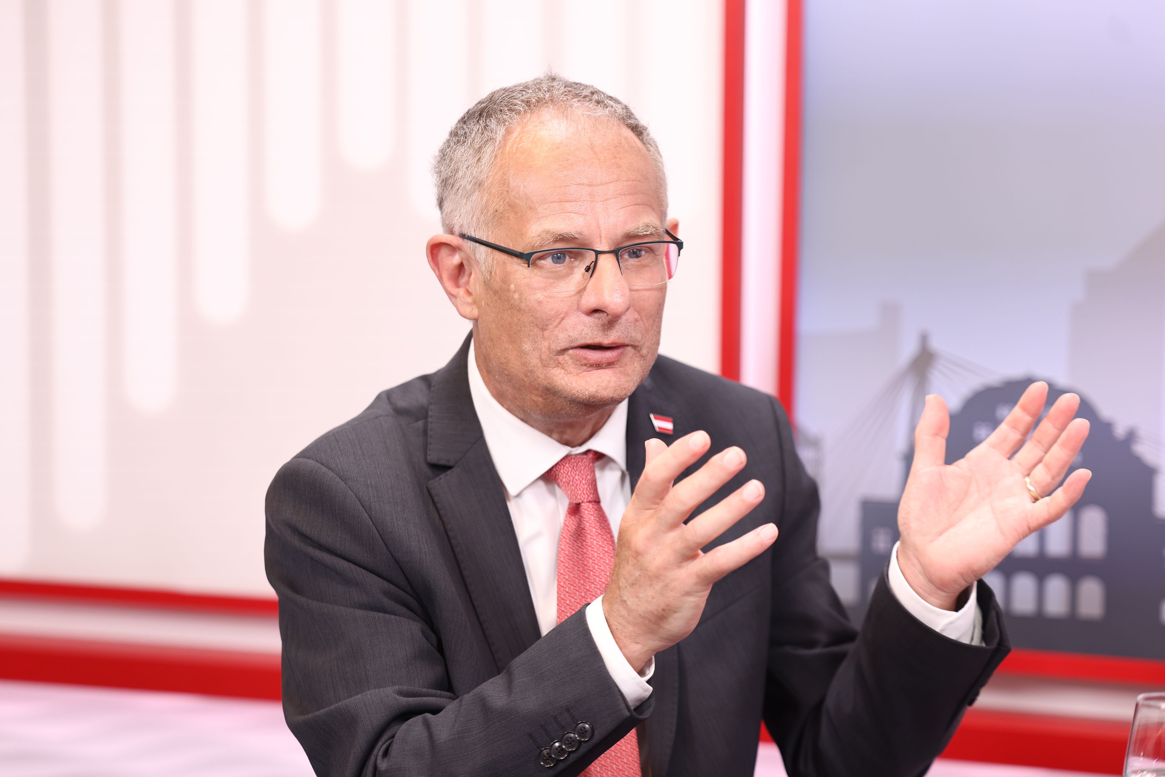 Heute.at - Praktisch unmöglich – Minister bremst Zukunftsdepot