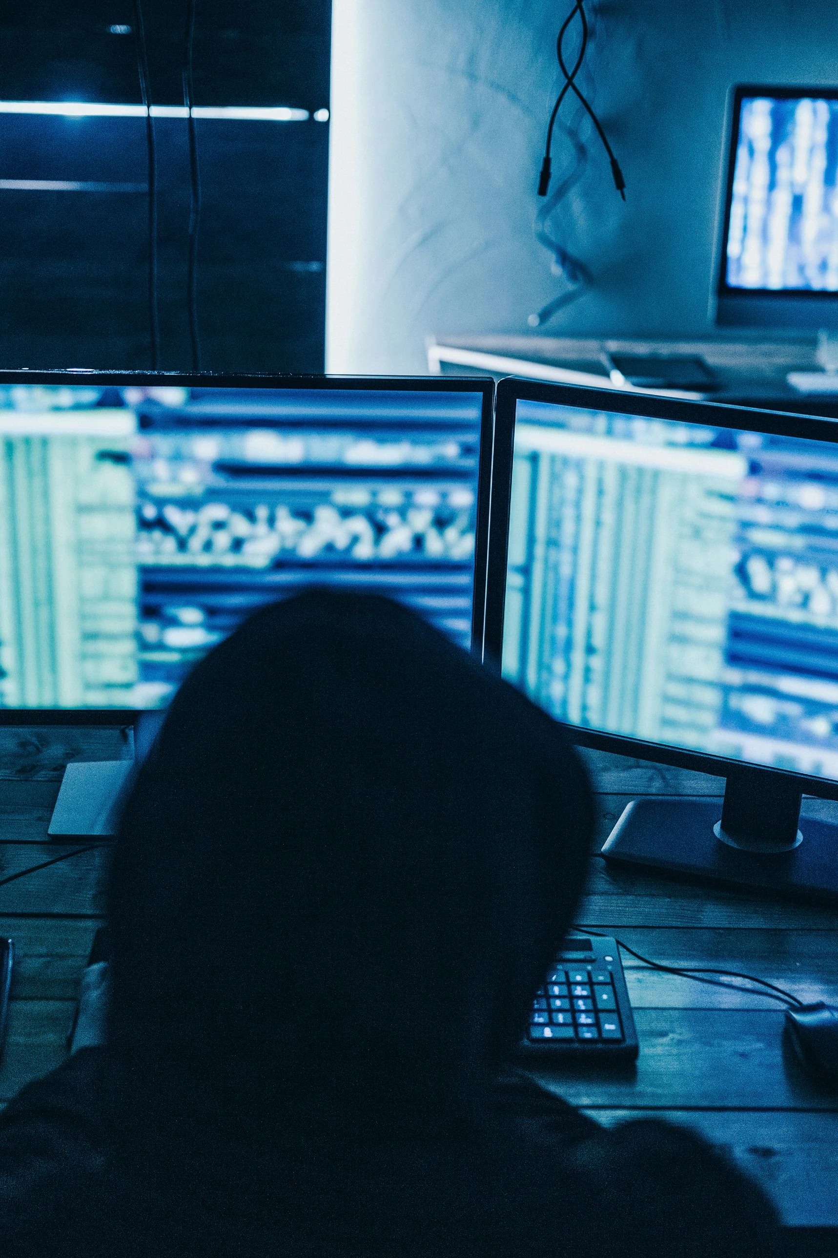 Tagelang saugten Unbekannte im August Daten von Berliner Servern, jetzt werden diese im Internet angeboten – für 2 Millionen Euro