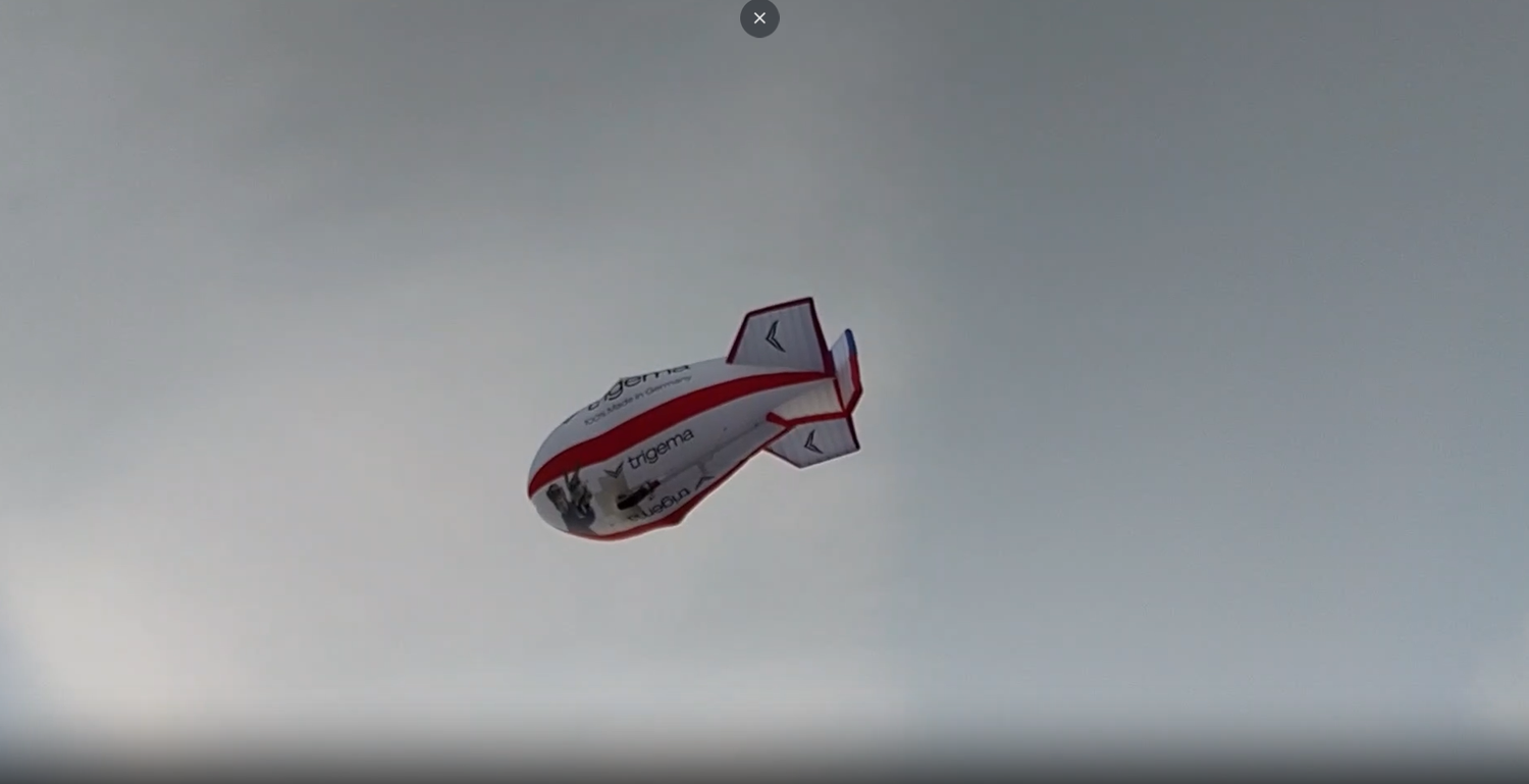 Ein Zeppelin wurde kurz nach dem Start am Flughafen von starken Windverhältnissen erfasst und in Richtung Nordkette abgetrieben.