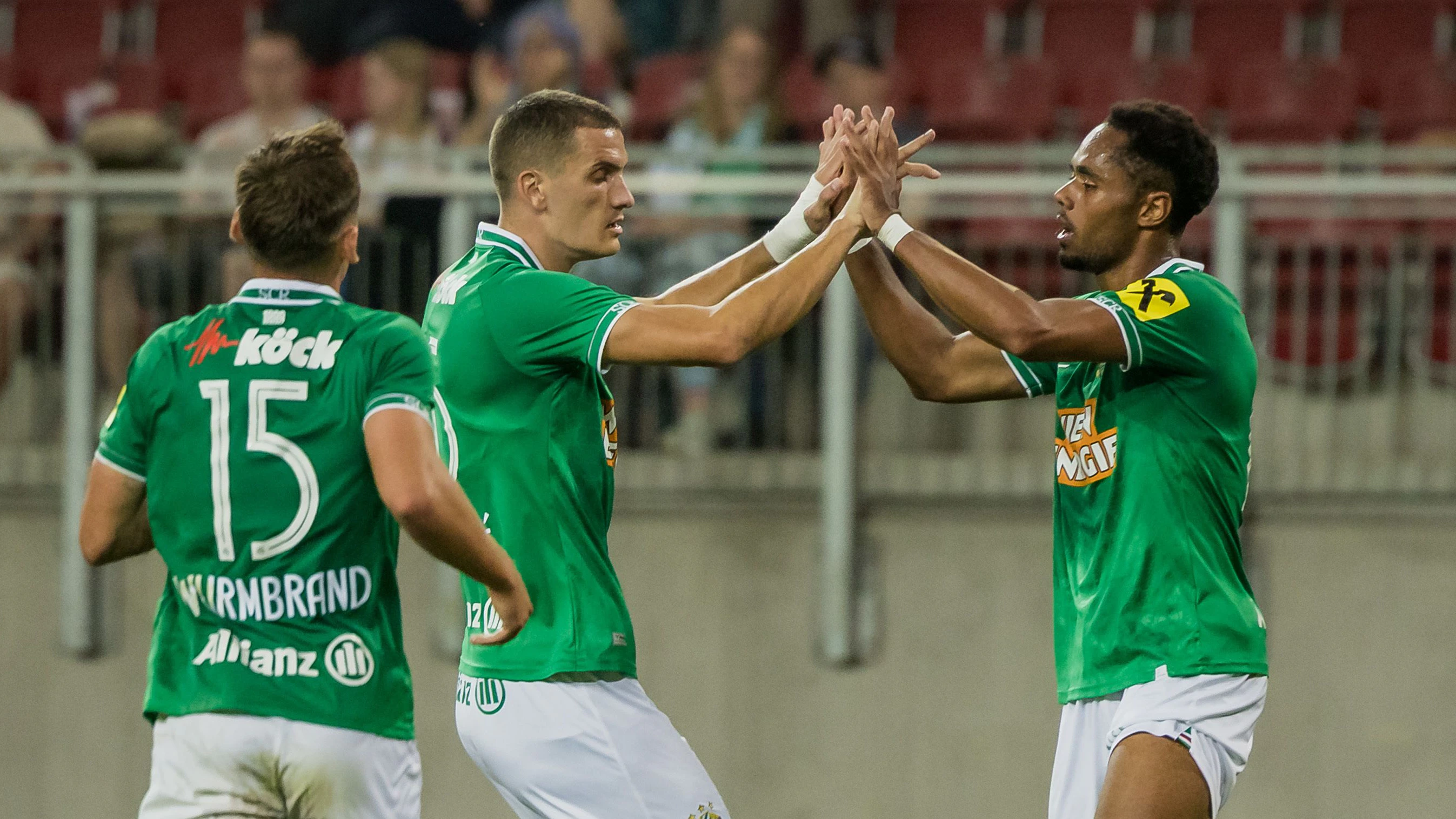 KLAGENFURT,AUSTRIA,05.SEP.26 - SOCCER - UNIQA OEFB Cup, SK Austria Klagenfurt vs SK Rapid Wien. Image shows the rejoicing of SK Rapid Wien.   Photo: GEPA pictures/ Matthias Trinkl