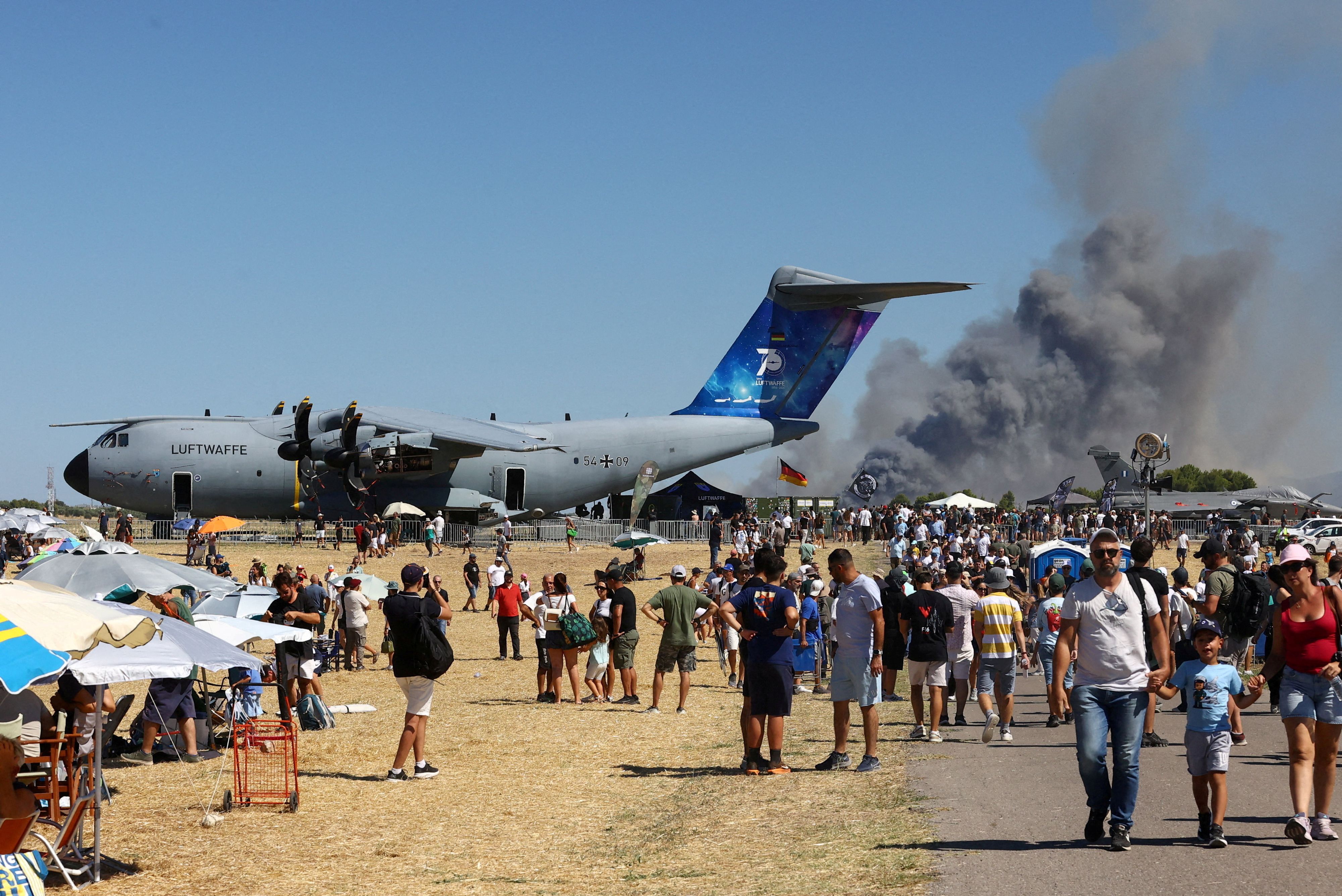 Rauchwolken über dem Gelände der Airshow.