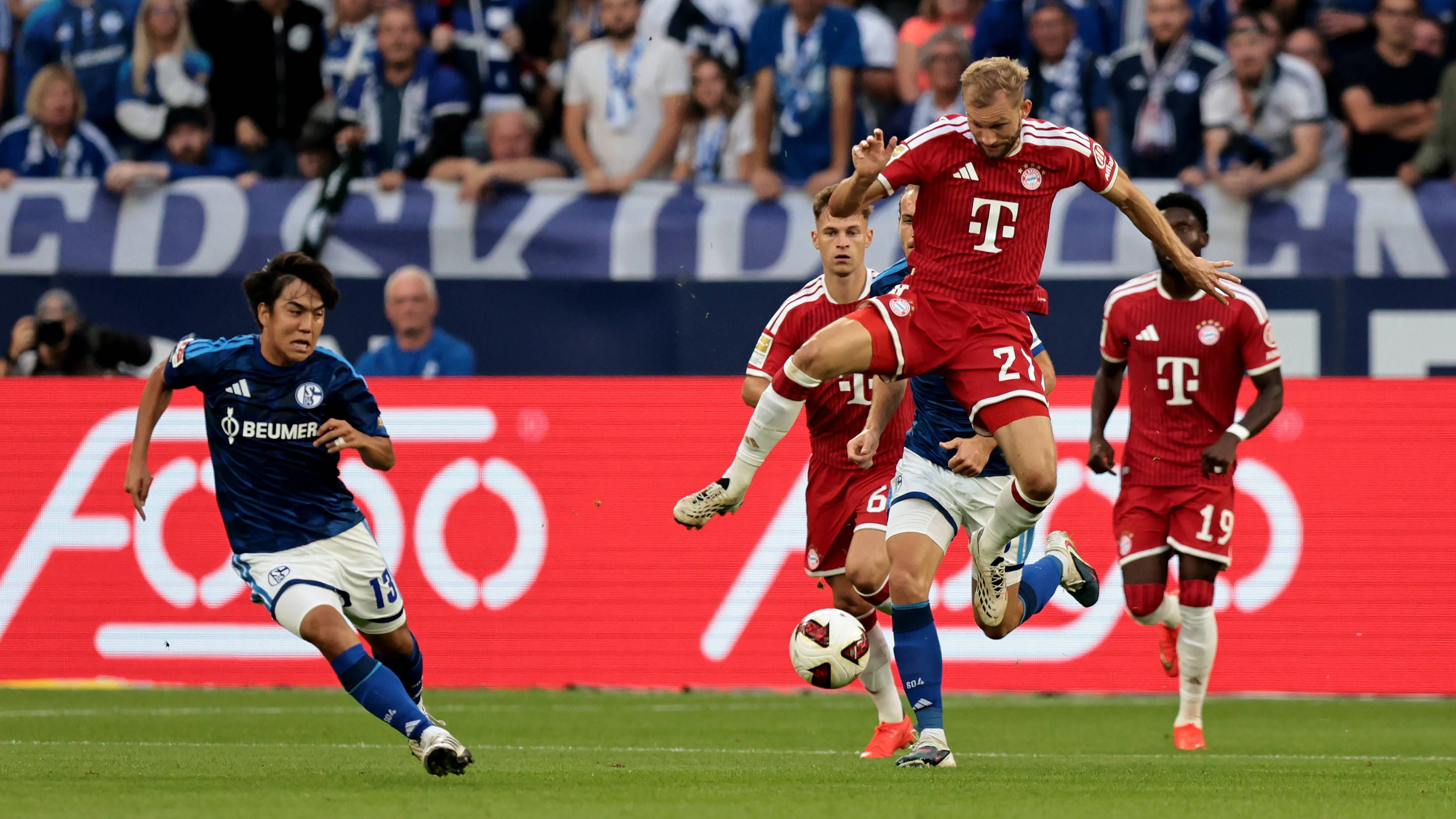 Konrad Laimer FC Bayern München beim Spiel der 1. Bundesliga Saison 2026/27 FC Schalke 04 - FC Bayern München - Copyright: Thomas Pakusch *** Konrad Laimer, FC Bayern Munich, during the Bundesliga match between FC Schalke 04 and FC Bayern Munich in the 202627 season. Copyright Thomas Pakusch
