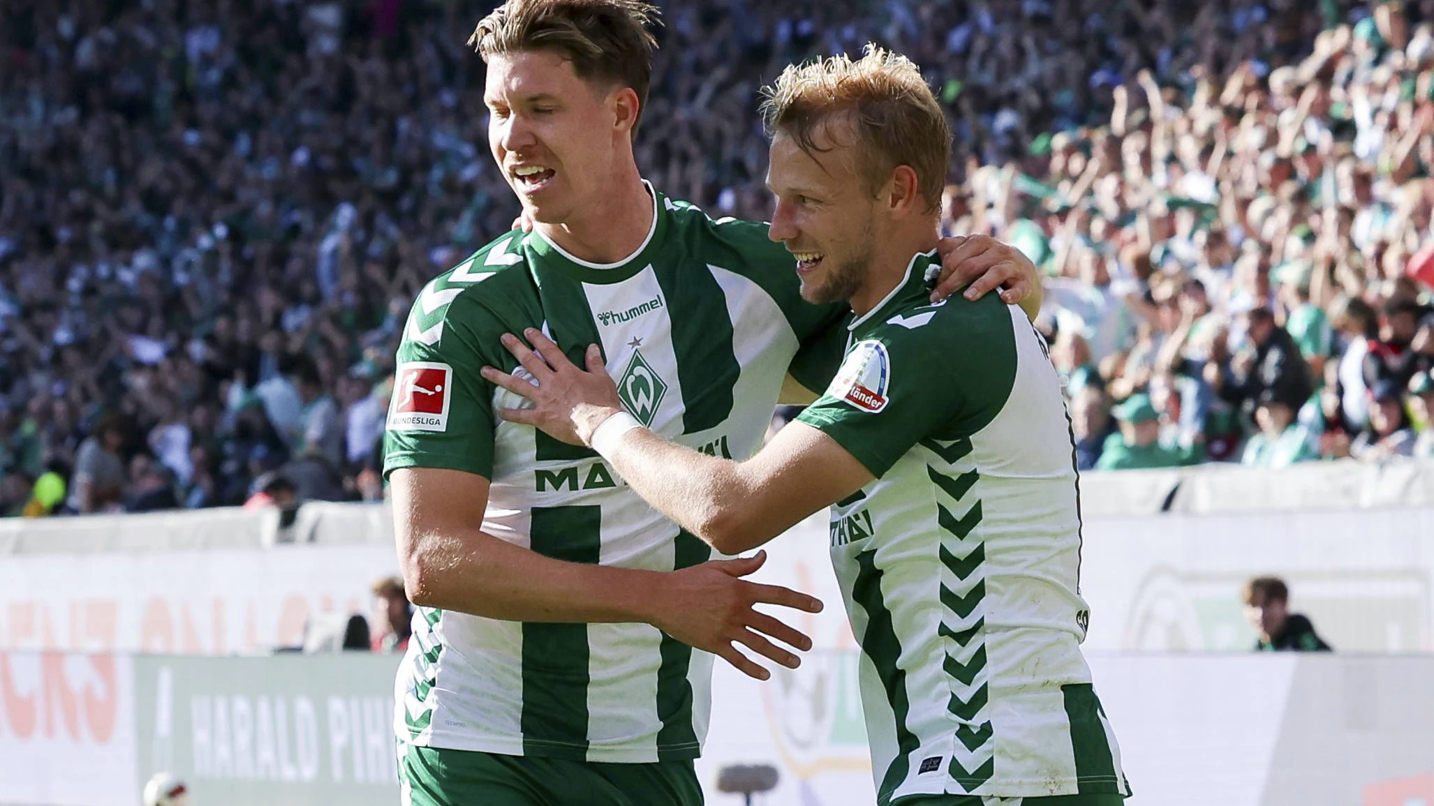 Marco Gruell Werder Bremen bejubelt seinen Treffer zum 3:0 mit Cedric Itten Werder Bremen waehrend des Spiels der 1. Bundesliga zwischen SV Werder Bremen und RB Leipzig, Weserstadion am 05. September 2026 in Bremen, Deutschland. Foto von Marco Steinbrenner/DeFodi Images  Marco Gruell Werder Bremen celebrates after scoring his teams third Goal with Cedric Itten Werder Bremen during the Bundesliga match between SV Werder Bremen and RB Leipzig at Weserstadion on September 5, 2026 in Bremen, Germany. Photo by Marco Steinbrenner/DeFodi Images DFB / DFL REGULATIONS PROHIBIT ANY USE OF PHOTOGRAPHS AS IMAGE SEQUENCES AND/OR QUASI-VIDEO. Photo by Marco Steinbrenner/DeFodi Images - *** Marco Gruell of Werder Bremen celebrates his 3-0 goal with Cedric Itten of Werder Bremen during the Bundesliga match between SV Werder Bremen and RB Leipzig at Weserstadion on September 5, 2026, in Bremen, Germany. Photo by Marco Steinbrenner, DeFodi Images. Marco Gruell of Werder Bremen celebrates after scoring his teams third goal with Cedric Itten of Werder Bremen during the Bundesliga match between SV Werder Bremen and RB Leipzig at Weserstadion on September 5, 2026 in Bremen, Germany. Photo by Marco Steinbrenner, DeFodi Images. DFB and DFL regulations prohibit any use of photographs as image sequences and/or quasi-video. Photo by Marco Steinbrenner, DeFodi Images.