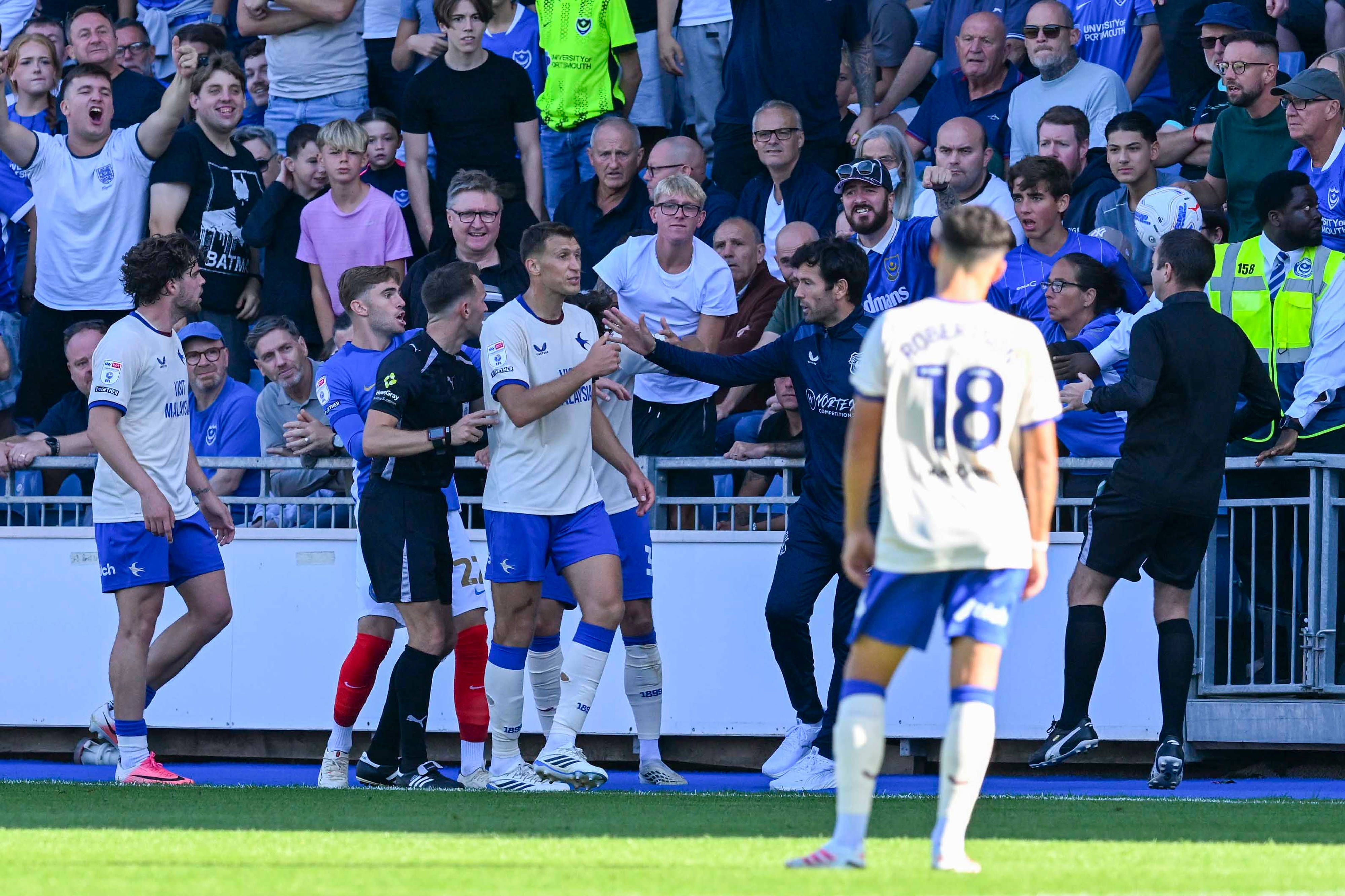 Heute.at - Eklat! Spieler geht auf jungen Fan los und würgt ihn