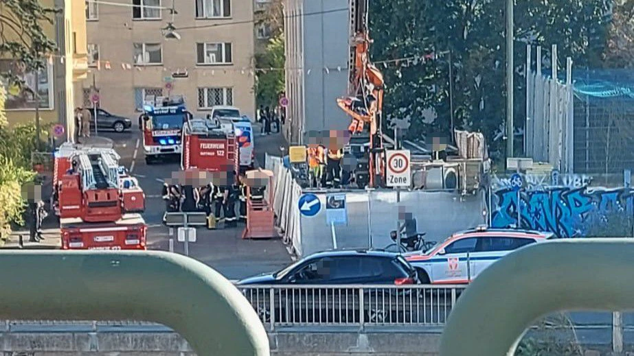 Heute.at - Feuerwehr muss Arbeiter in Wien aus Schacht retten