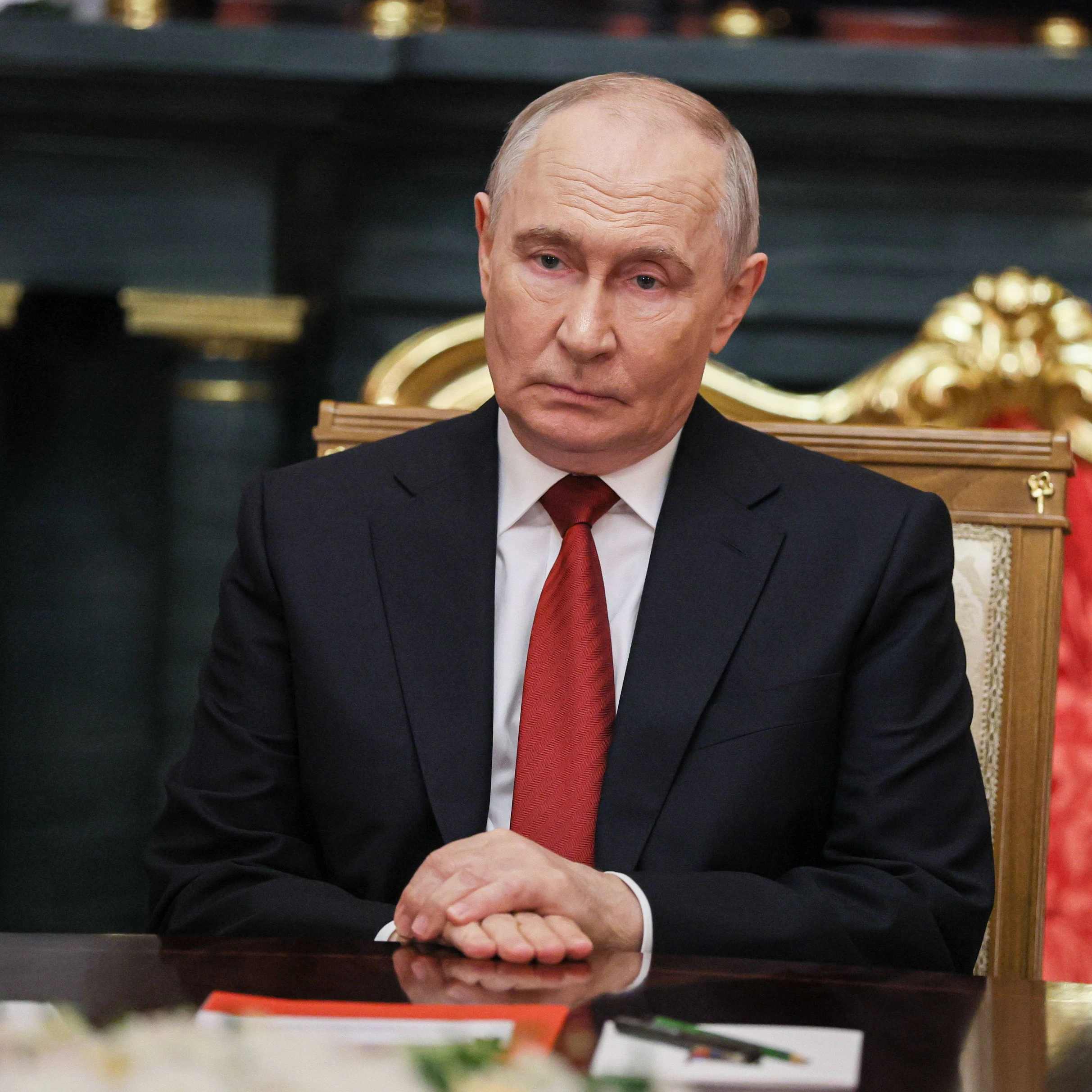 Moskau, 5. September 2026: Putin wirkt beim Treffen mit dem US-Sonderbeauftragten Steve Witkoff und Trump-Schwiegersohn Jared Kushner gelangweilt.
