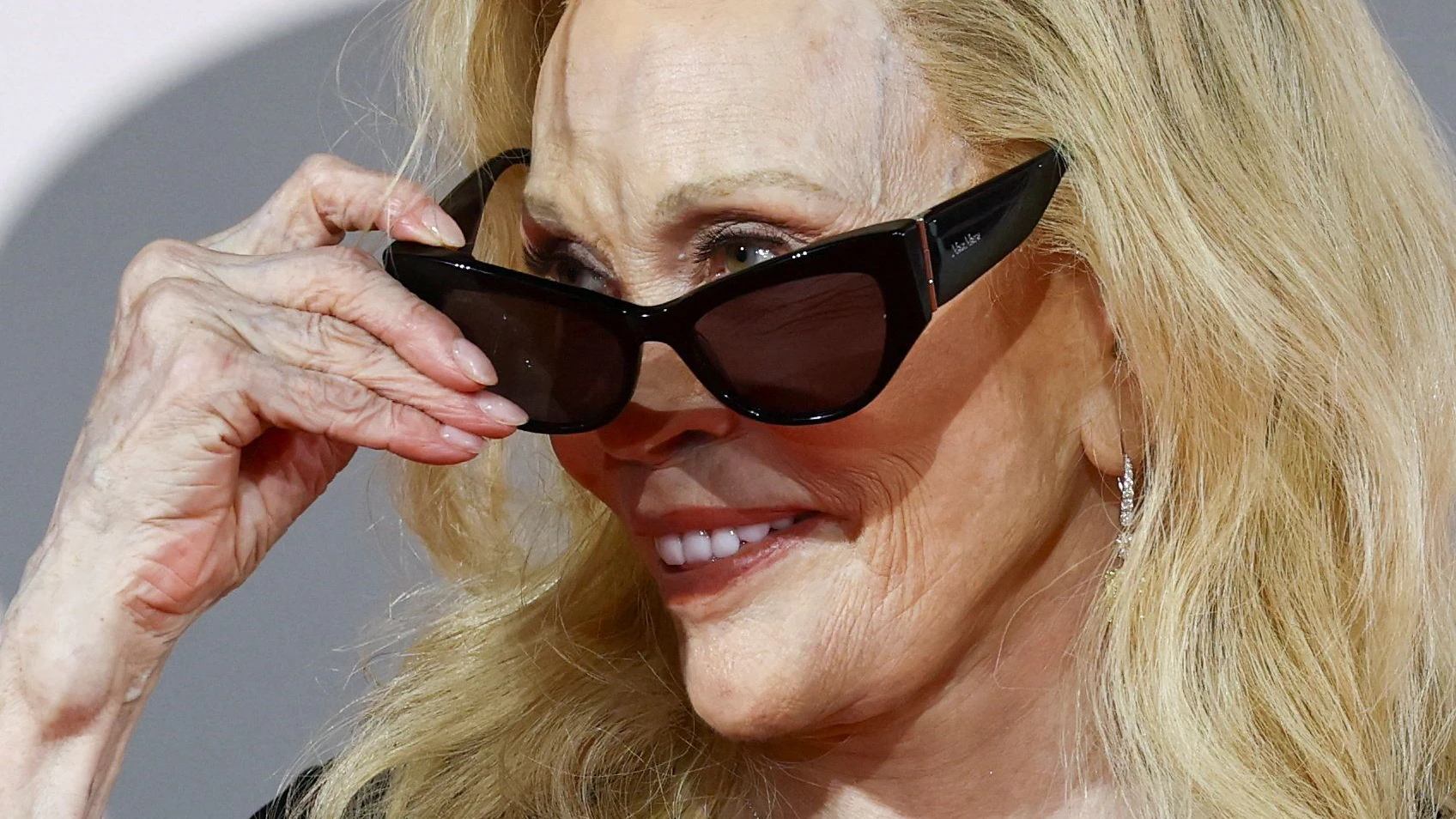 Faye Dunaway poses on the red carpet at the 83rd Venice International Film Festival in Venice, Italy, September 5, 2026. REUTERS/Yves Herman