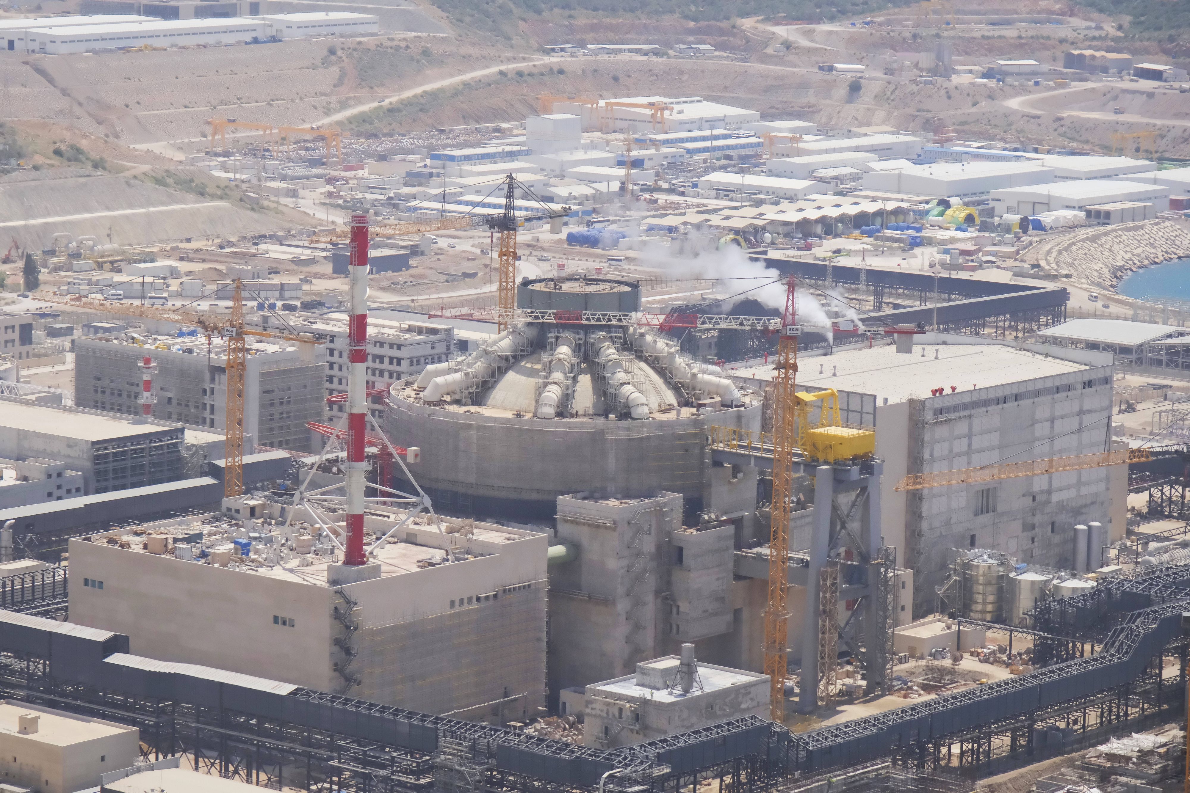 Abschließende Überprüfungen im türkischen Kernkraftwerk Akkuyu laufen.