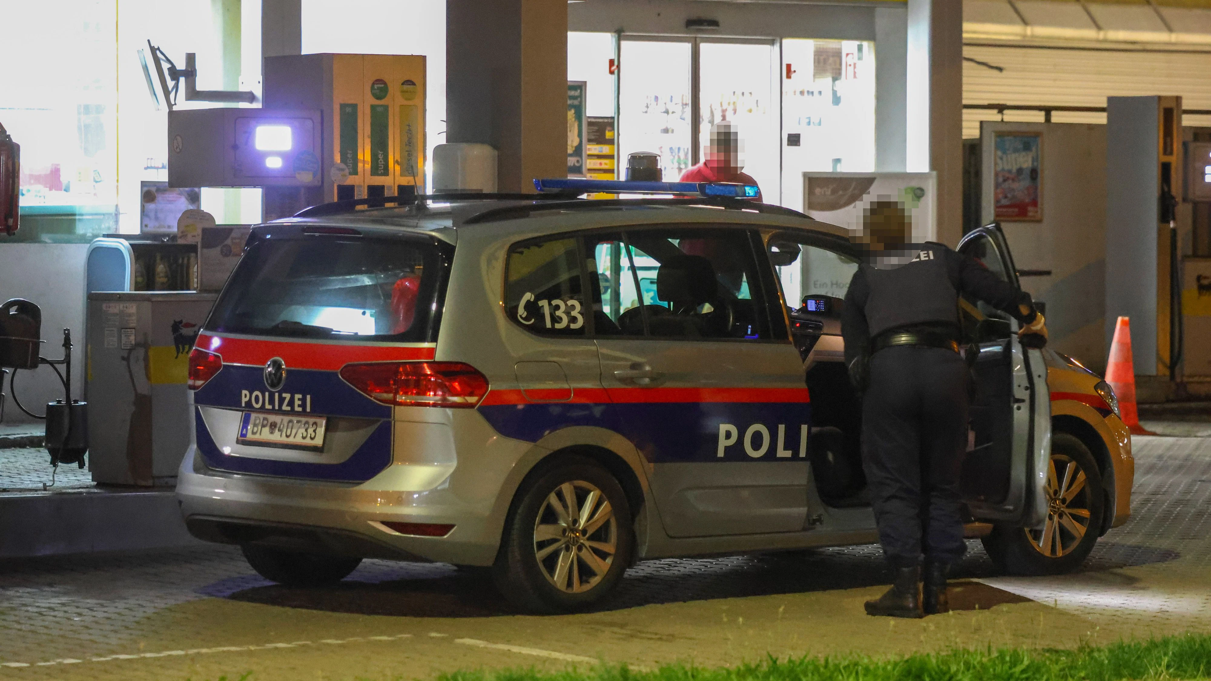 Brutale Szenen spielten sich am Sonntagabend in Wels ab.