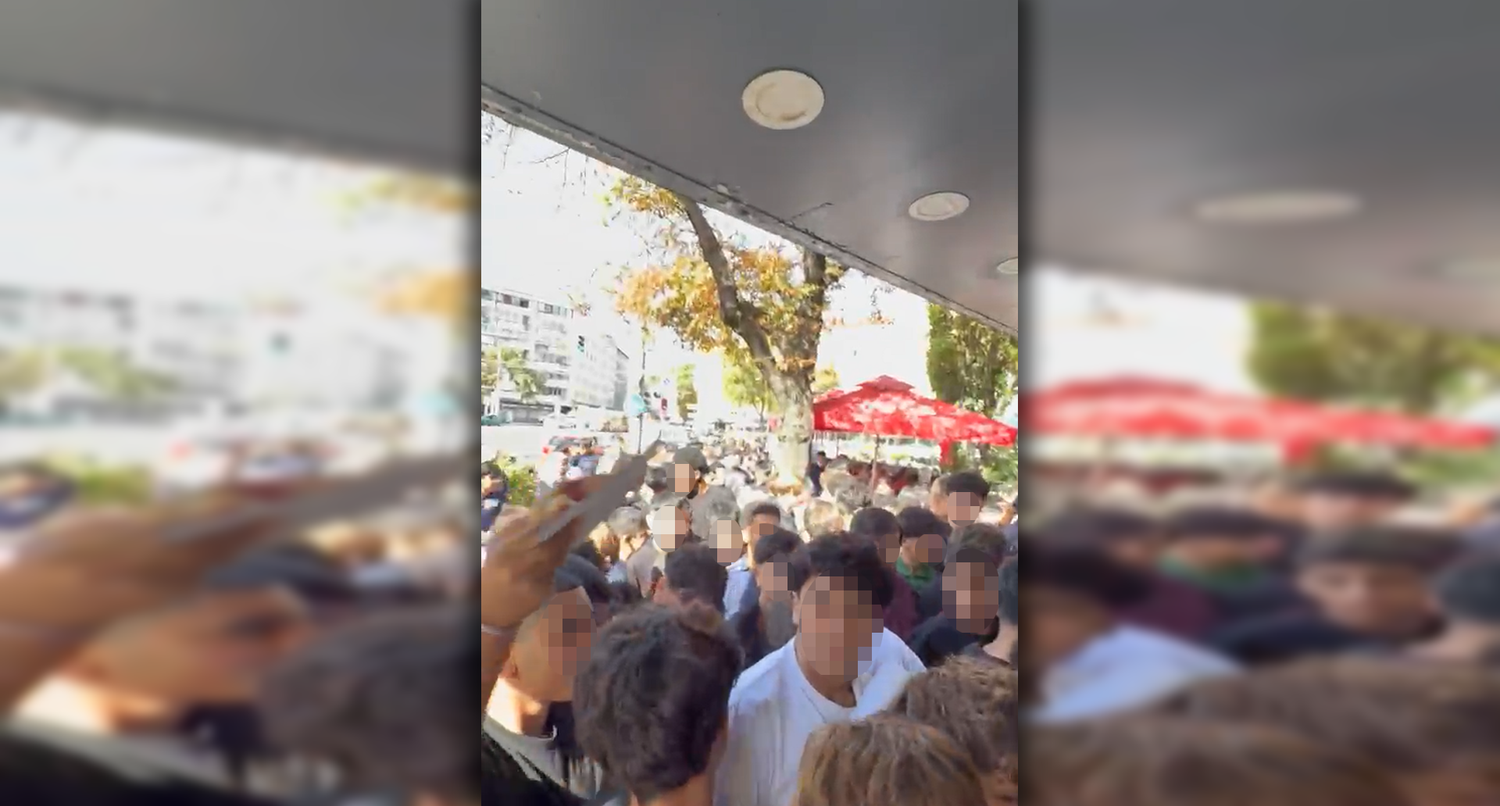 Riesiger Ansturm auf den Gratis-Döner bei Fedis in Wien-Favoriten. 