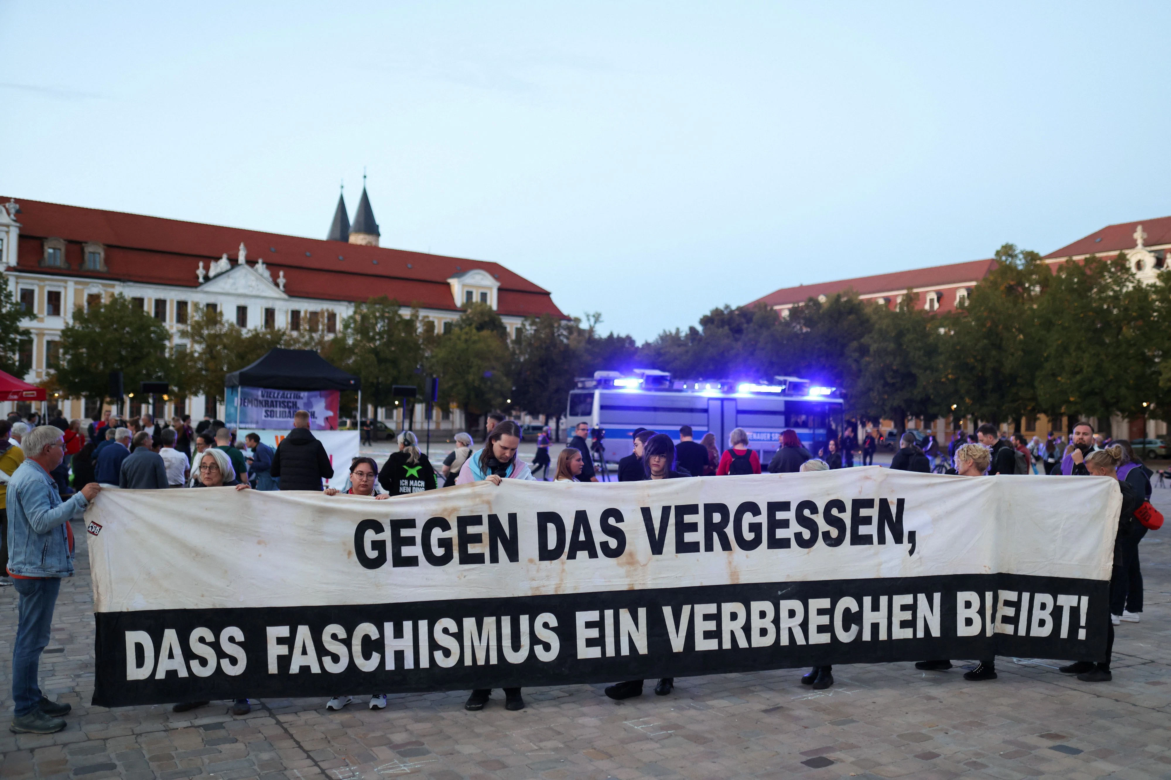 Der stille Protest im Zentrum von Magdeburg gegen den Rechtsruck fand eher überschaubar viele Unterstützer