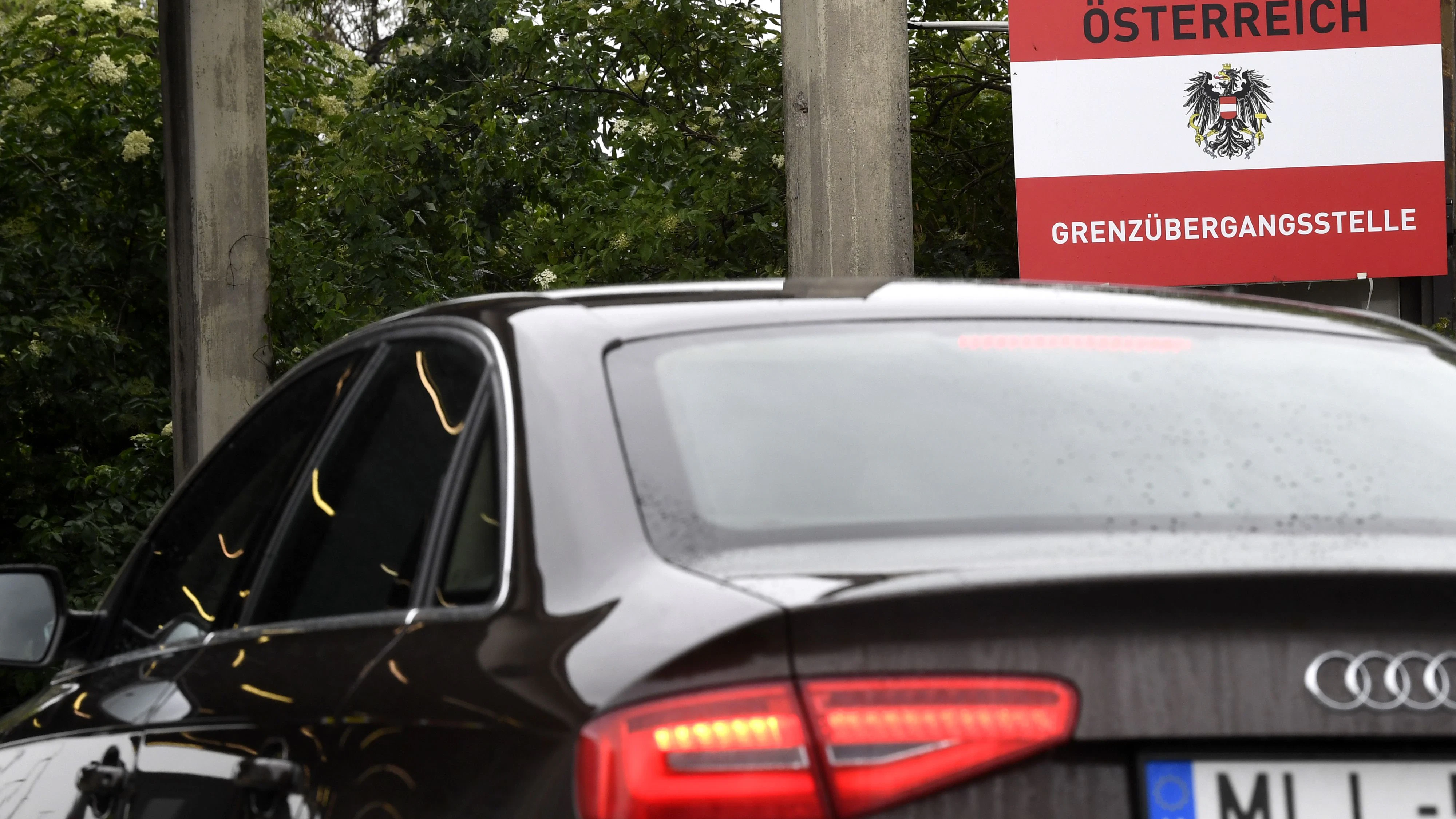 Das Baby wurde am Grenzübergang gefunden (Symbolbild).