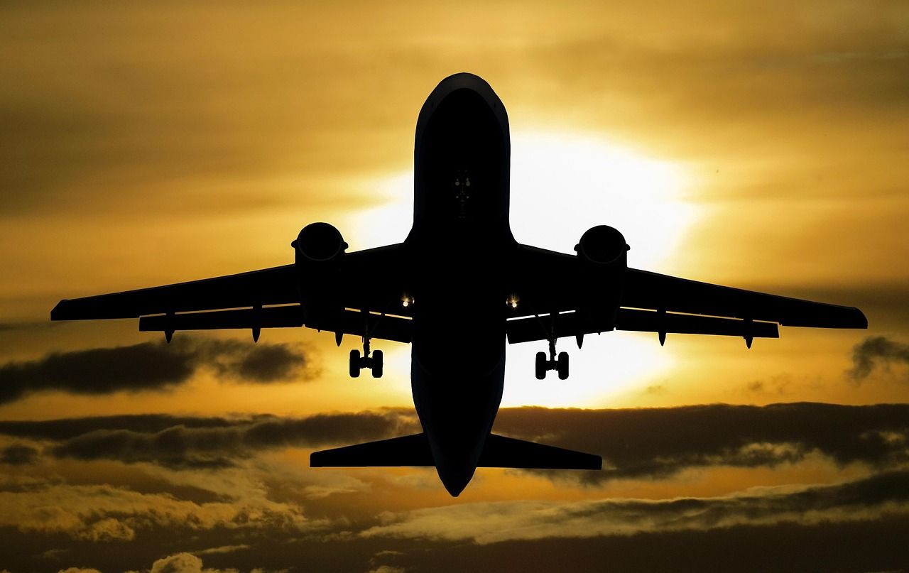Modernes Flugzeug im Flug
