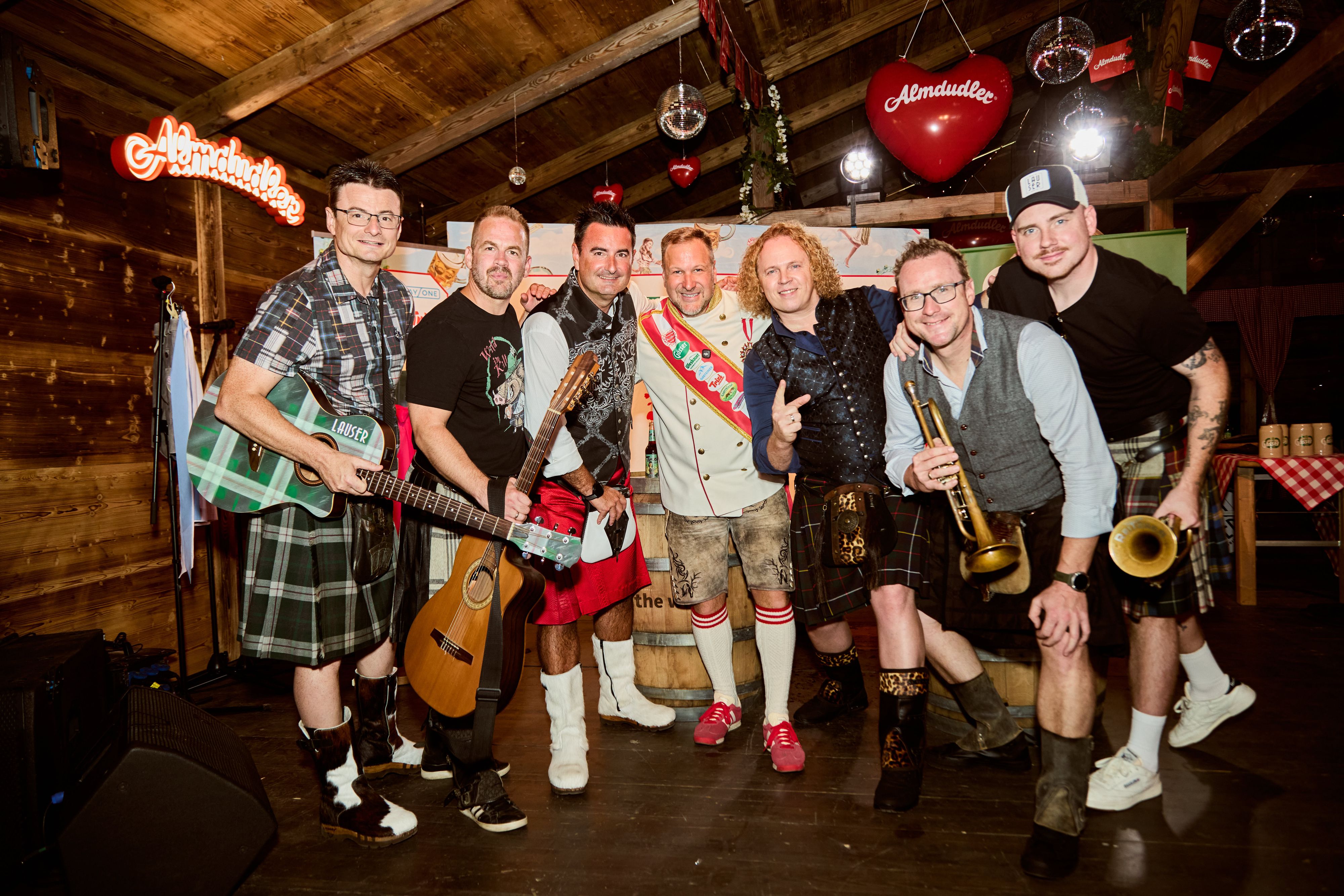 Die Kaiser Wiesn lockt 18 Tage lang mit Konzerten, Festzelten und Schmankerln.