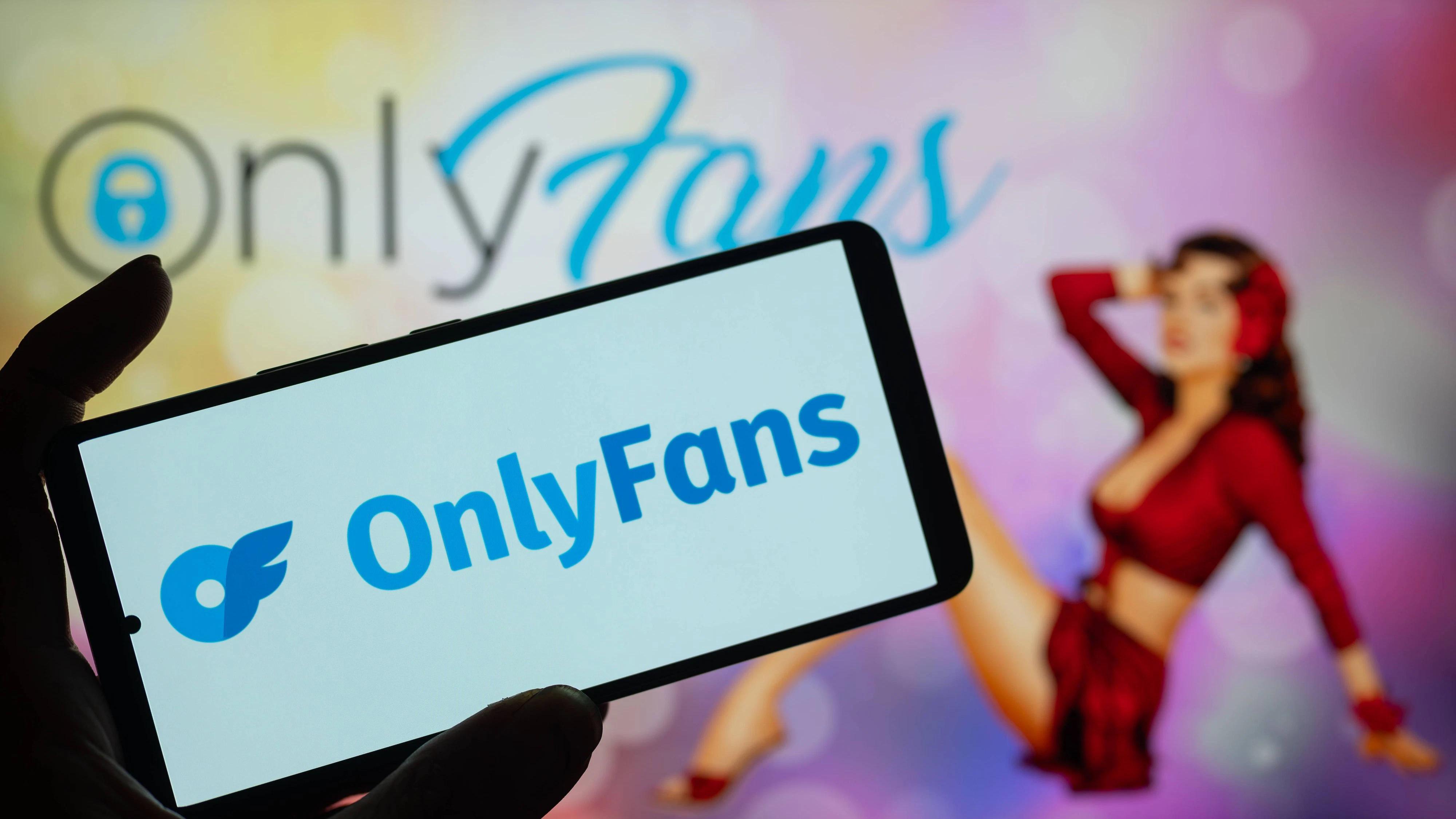 OnlyFans - Photo Illustration OnlyFans logo displayed on a smart phone with onlyFans seen in the background, in this photo illustration. On 07 September 2023 in Brussels, Belgium. Photo illustration by Jonathan Raa/NurPhoto Brussels Belgium PUBLICATIONxNOTxINxFRA Copyright: xJonathanxRaax originalFilename: raa-onlyfans230907_npC3R.jpg