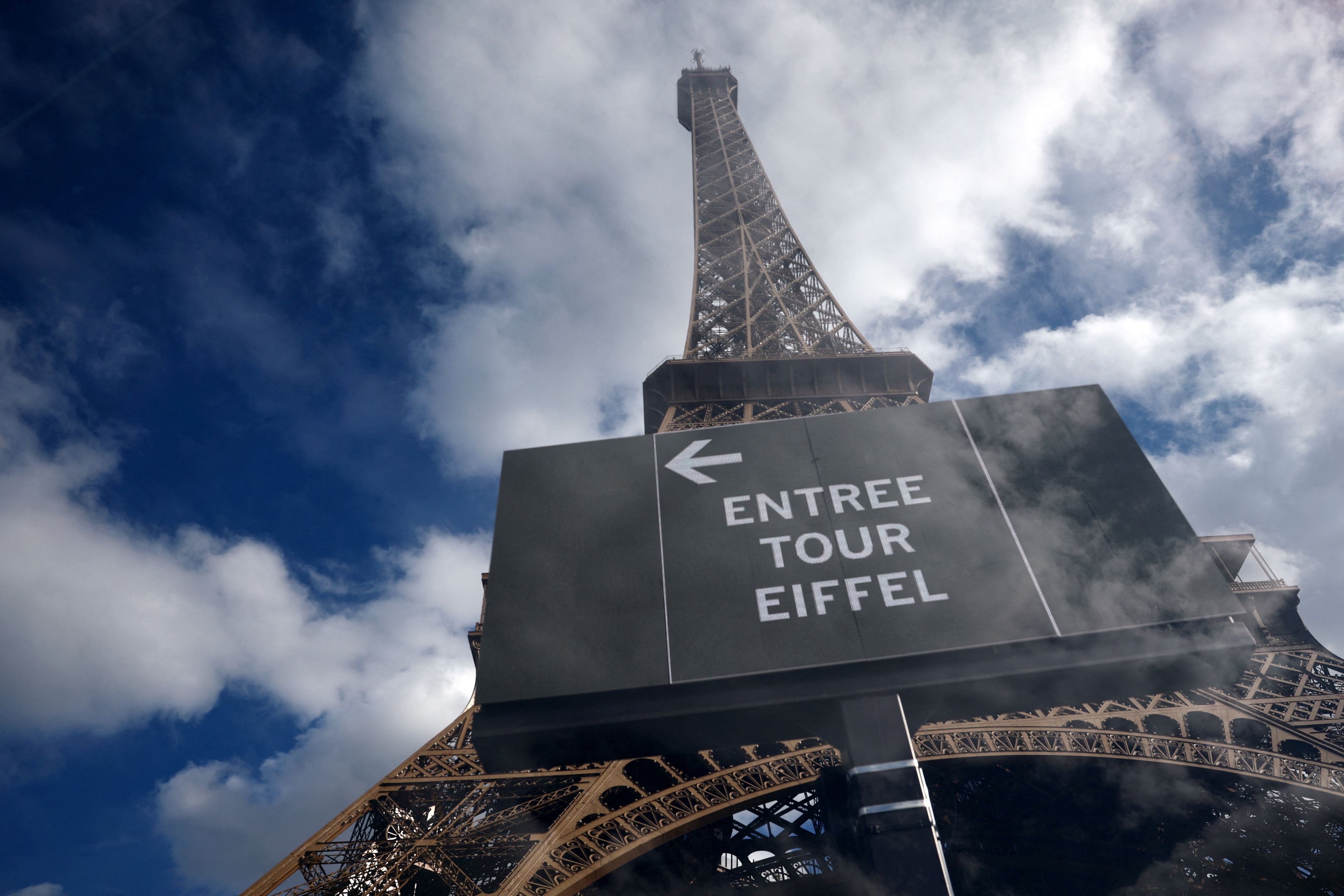 Der Eiffelturm blieb wegen eines spontanen Streiks am Montag geschlossen.