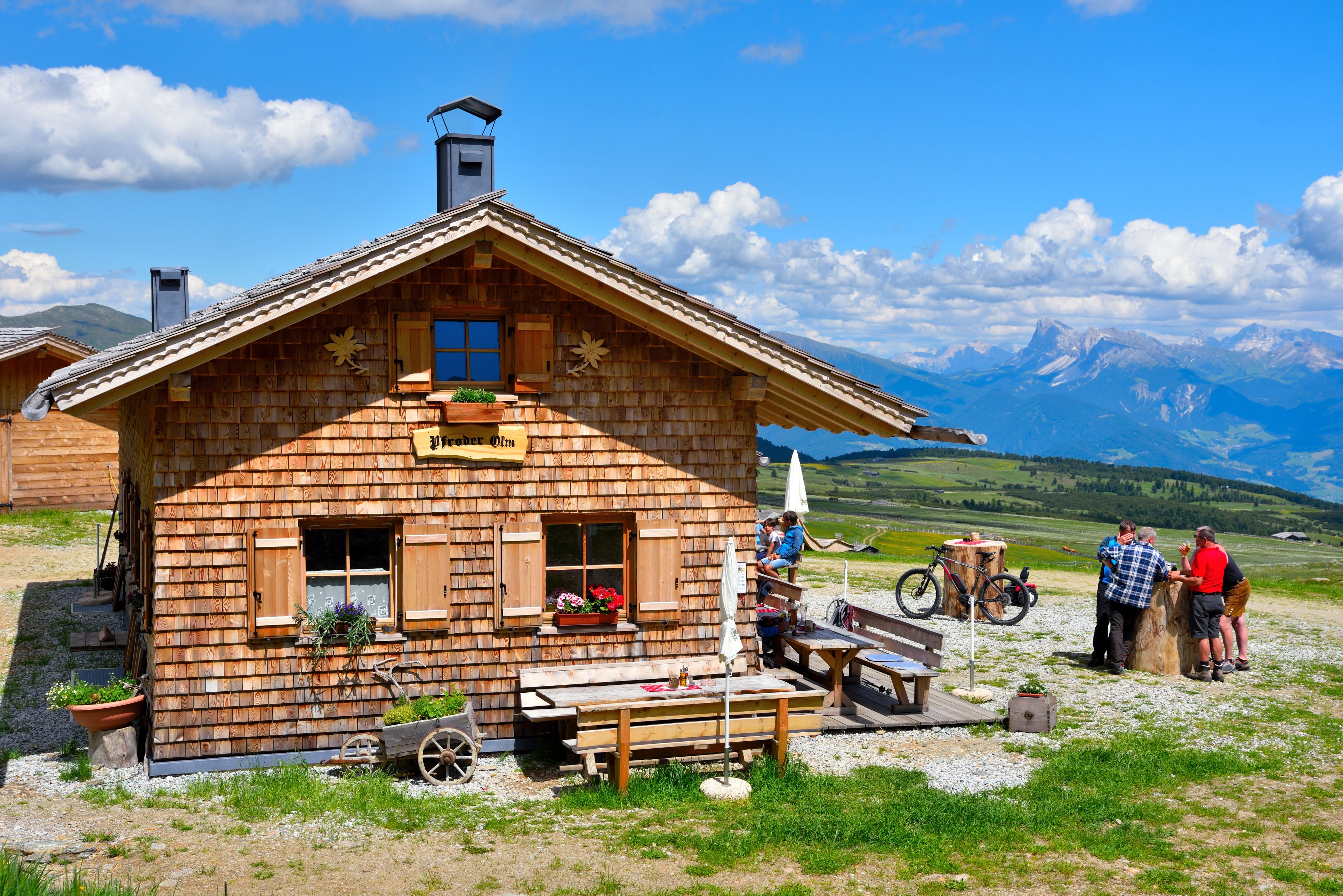 Eine Berghütte ist kein Hotel. Trotzdem erwarten viele Gäste Luxus, der die Wirte an Grenzen bringt.