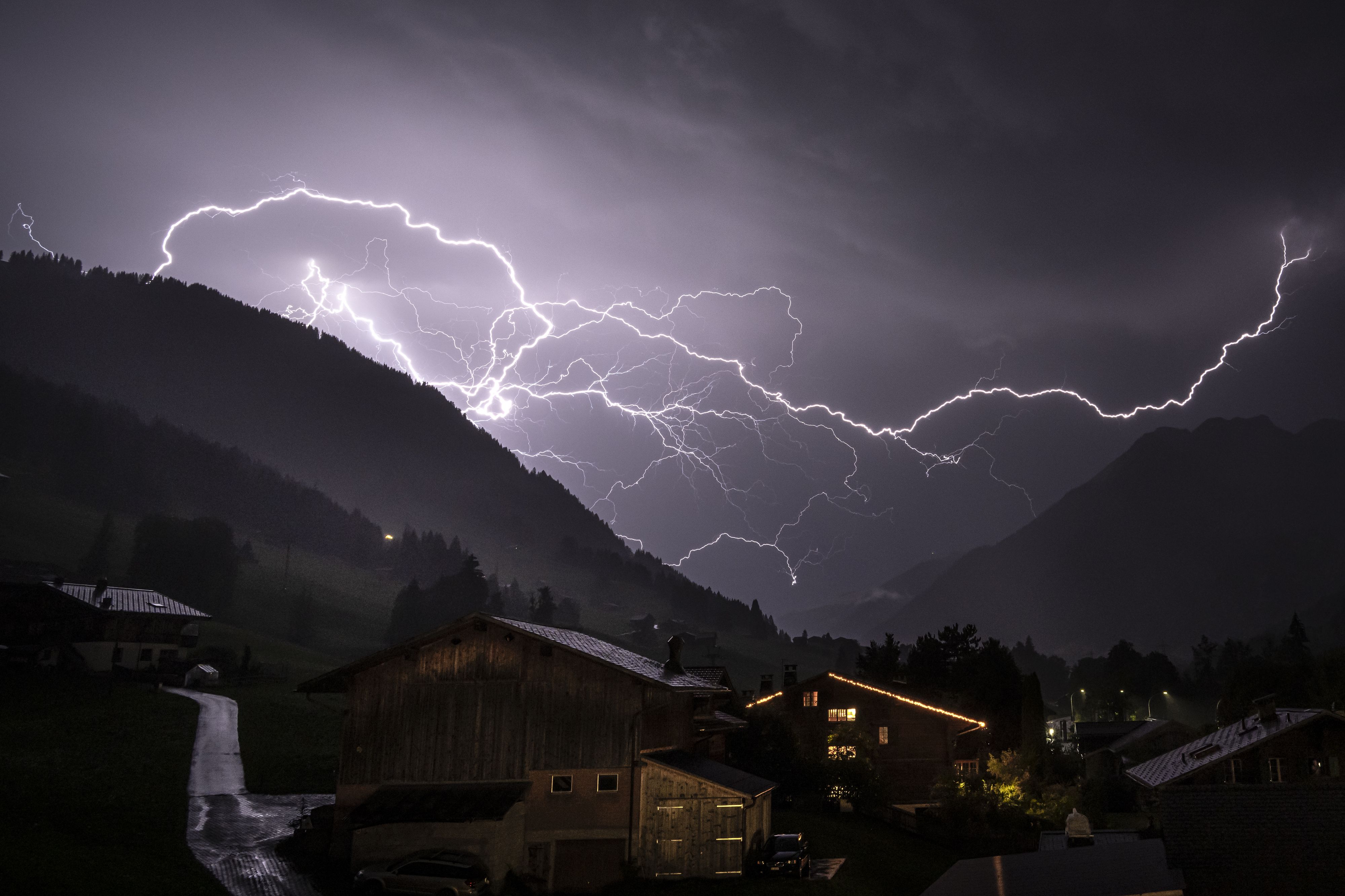 Heute.at - Kälte-Peitsche bringt jetzt kräftigen Wetter-Sturz