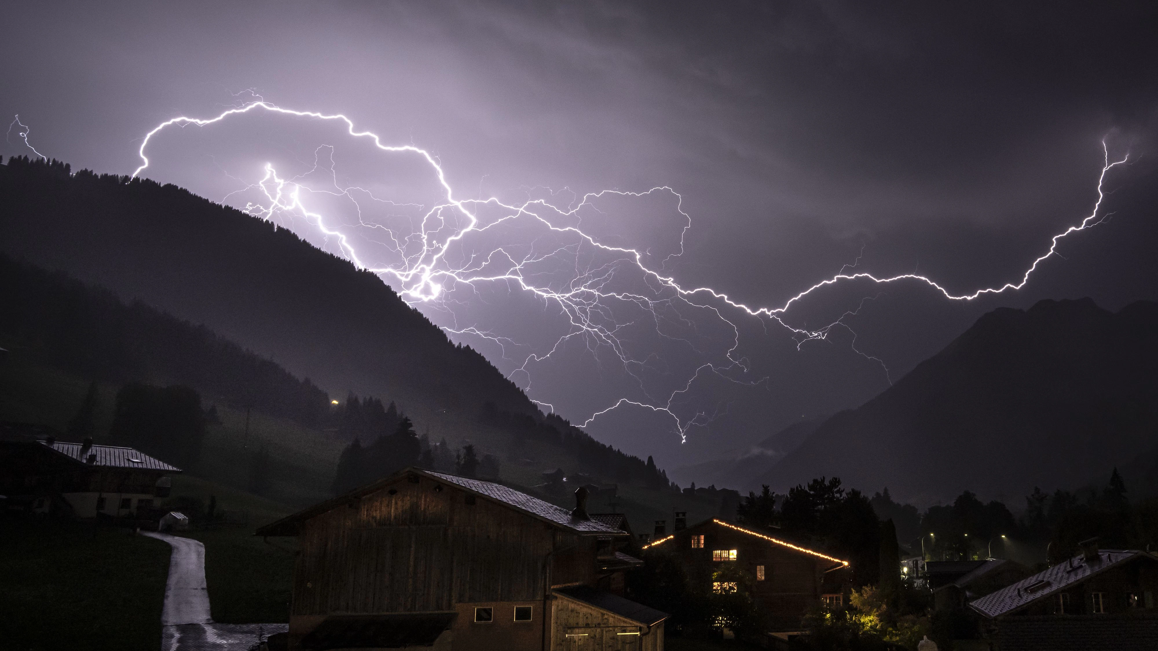 Österreich muss sich auf kräftige Gewitter einstellen – samt Temperatursturz.