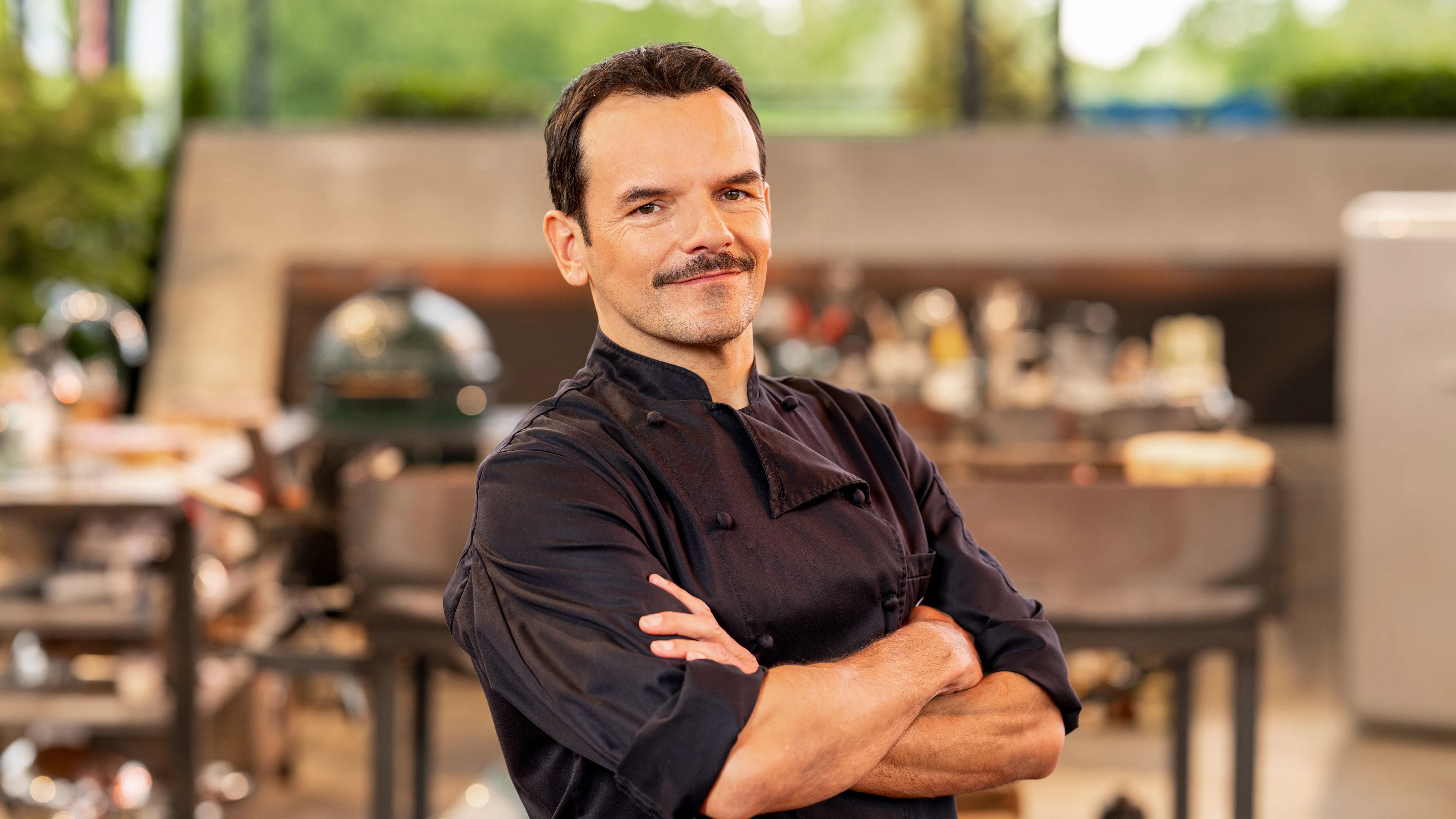 Noch bis 27. September laufen die "Grill den Henssler"-Sommer-Specials auf VOX – und bereits eine Woche vorab im Stream auf RTL+.