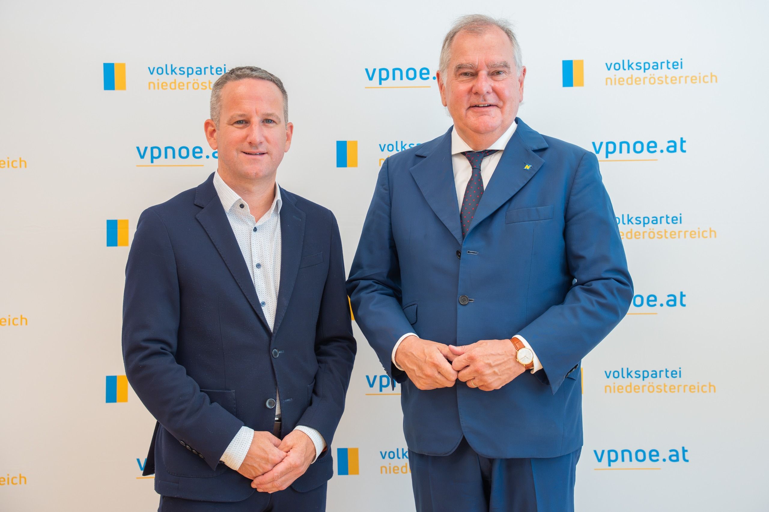 VPNÖ-Gesundheitssprecher LAbg. Franz Dinhobl (r.) und der ärztliche Direktor des LK Scheibbs, Prim. Dr. Alexander Egger (l.)