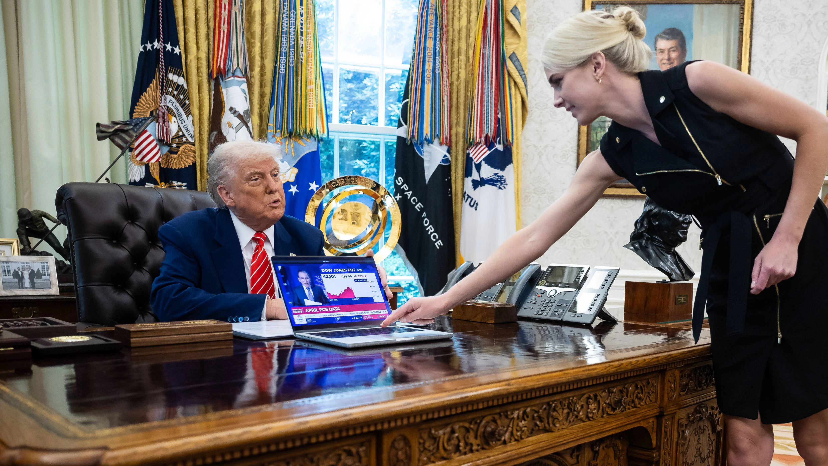 Trump beschenkte seine Assistentin mit 45.000 Dollar.