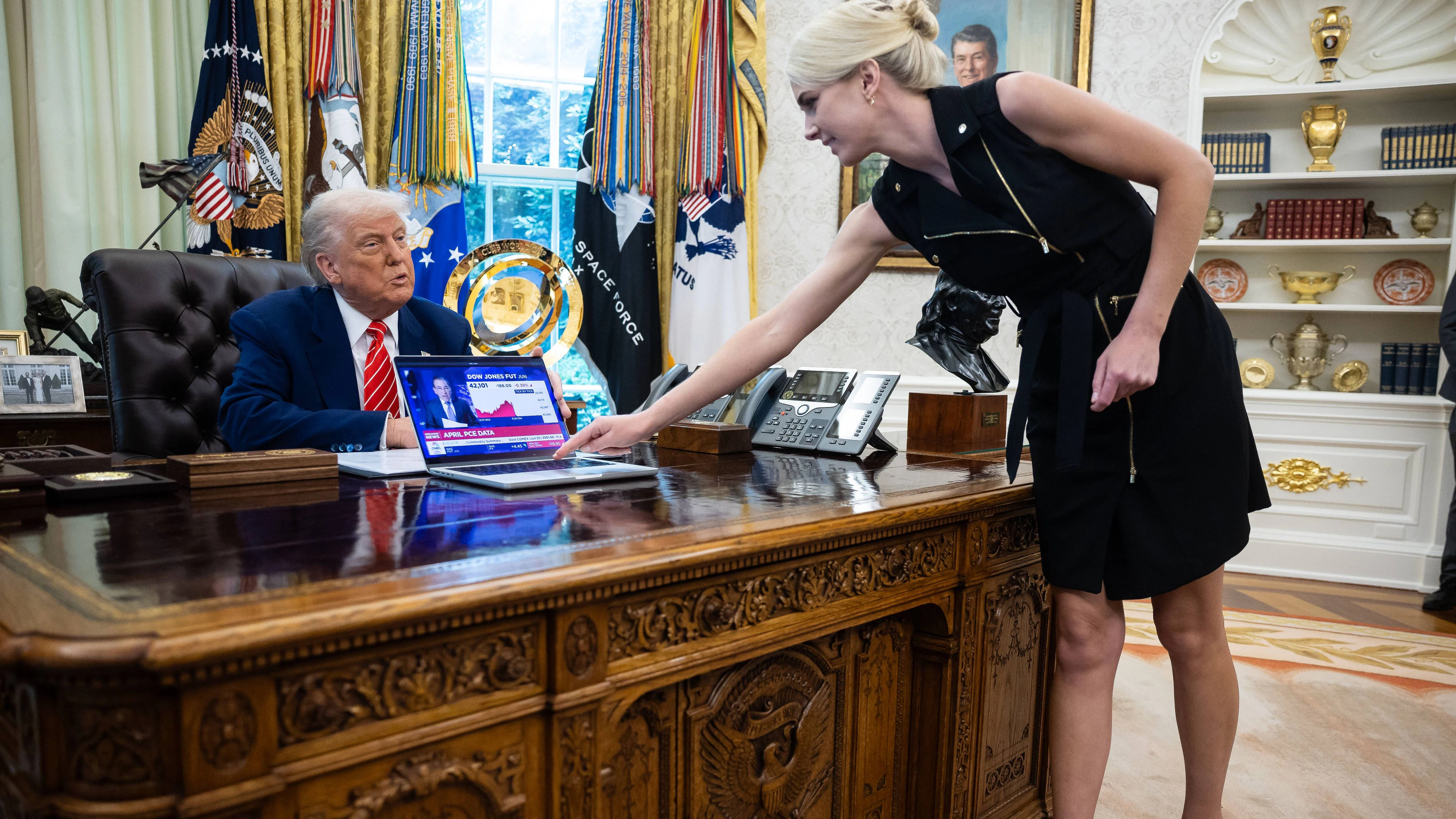 Trump beschenkte seine Assistentin mit 45.000 Dollar.