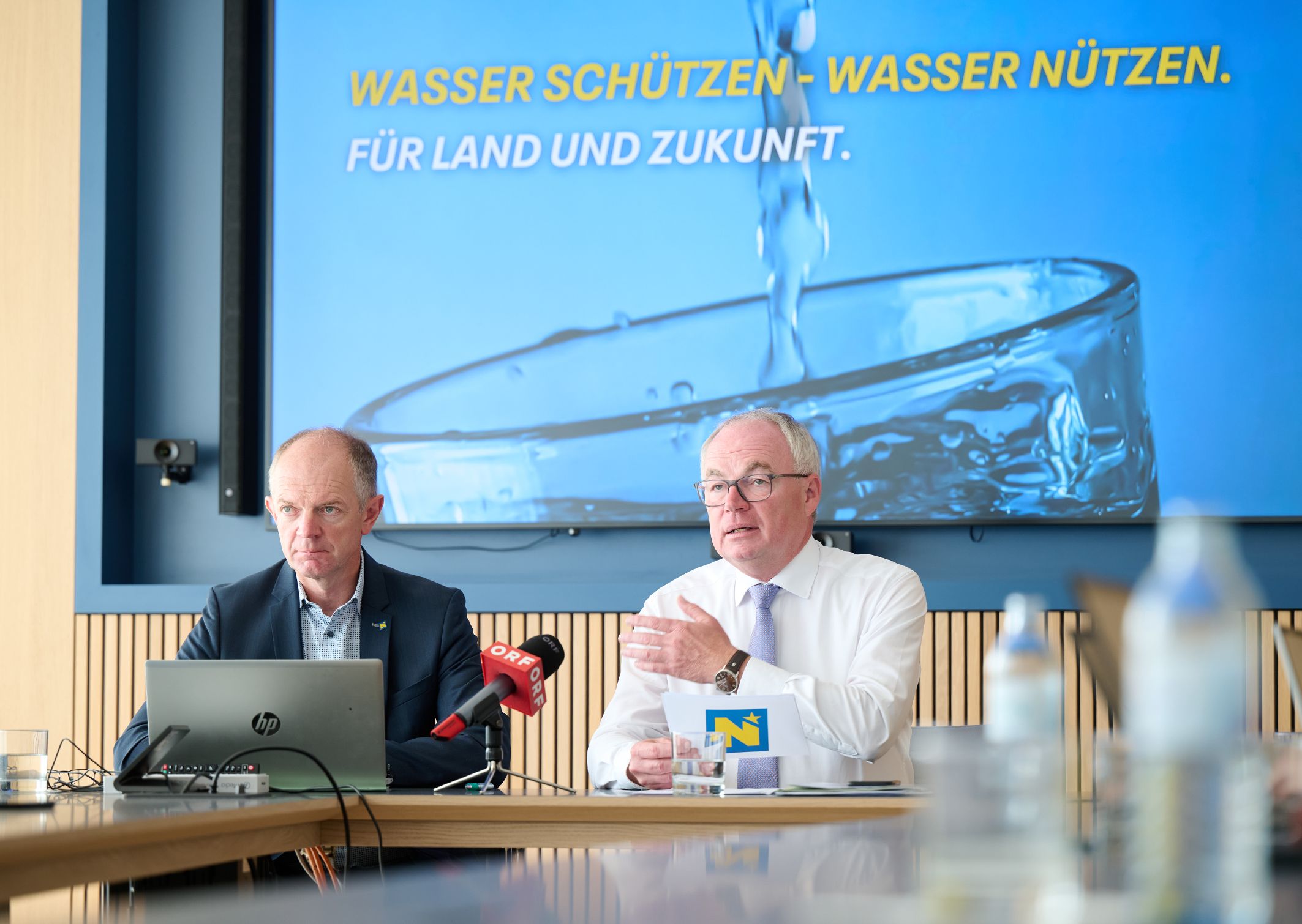 LH-Stellvertreter Stephan Pernkopf heute, Mittwoch, gemeinsam mit Martin Angelmaier, Gruppenleiter Wasser beim Amt der NÖ Landesregierung
