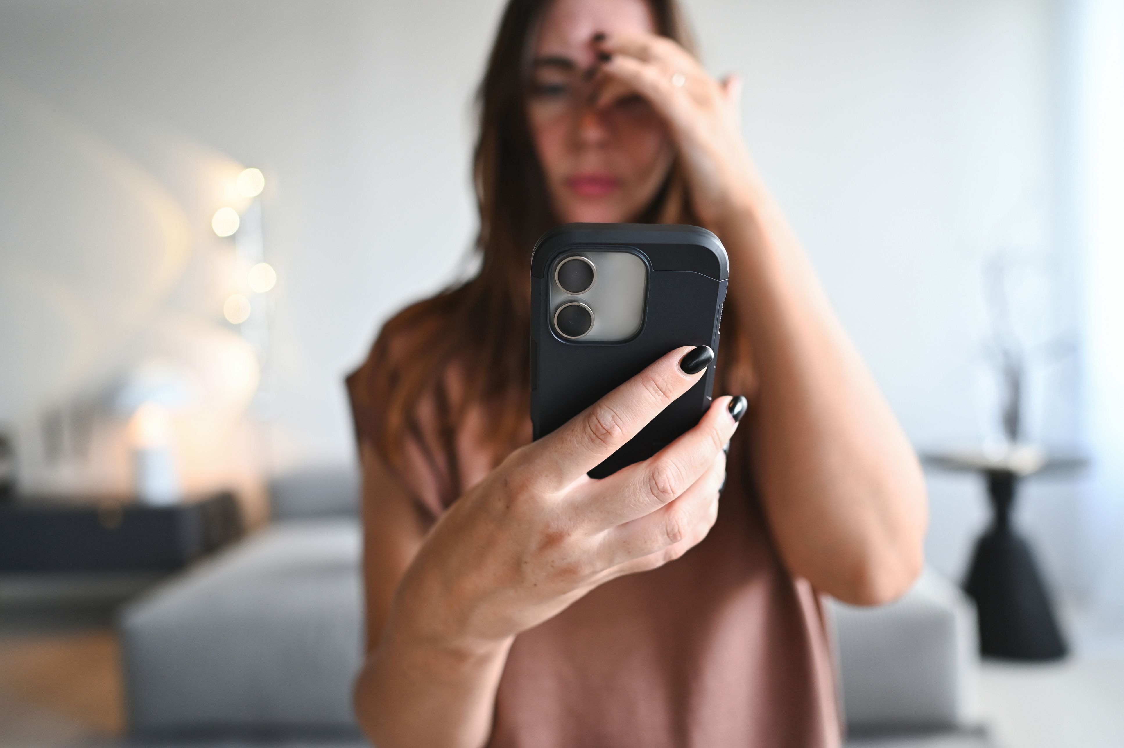 Wenn sich ständig alles dreht, wird selbst der Alltag zur Belastung. Eine neue digitale Therapie soll Betroffenen nun helfen.