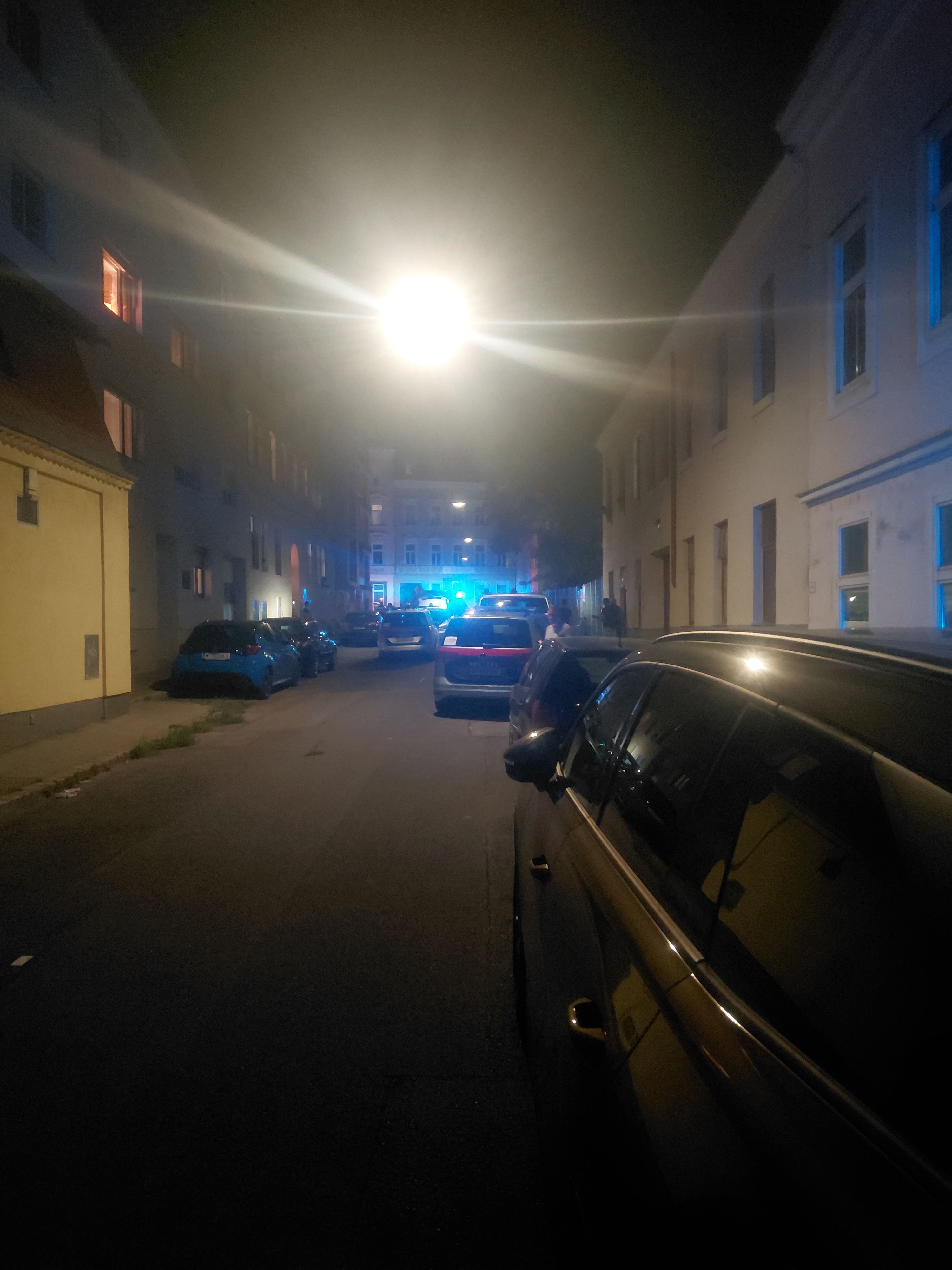 Ein Streit zwischen zwei Großfamilien hat gleich mehrere Polizeieinsätze in Meidling zur Folge gehabt.