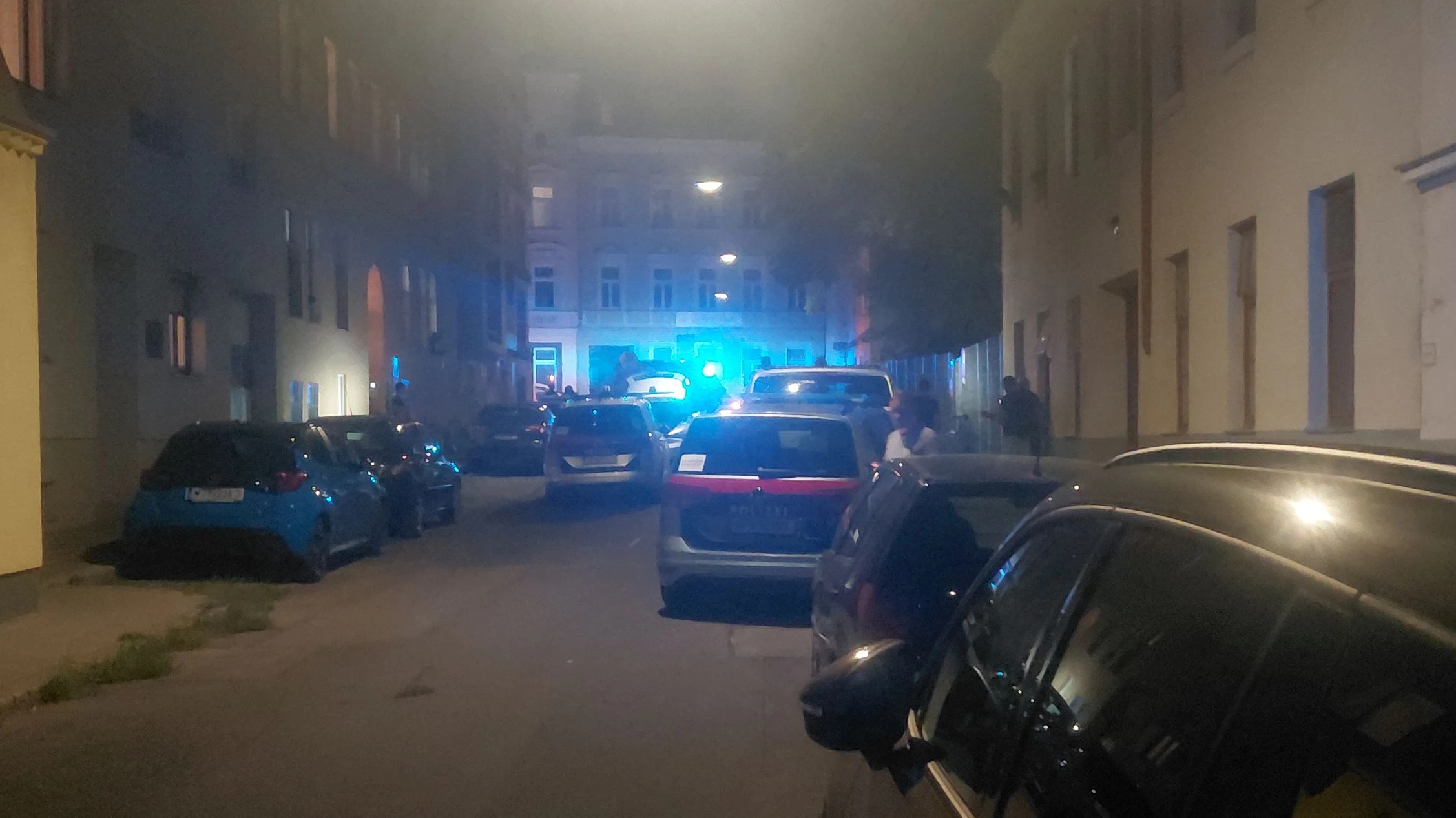 Ein Streit zwischen zwei Großfamilien hat gleich mehrere Polizeieinsätze in Meidling zur Folge gehabt.