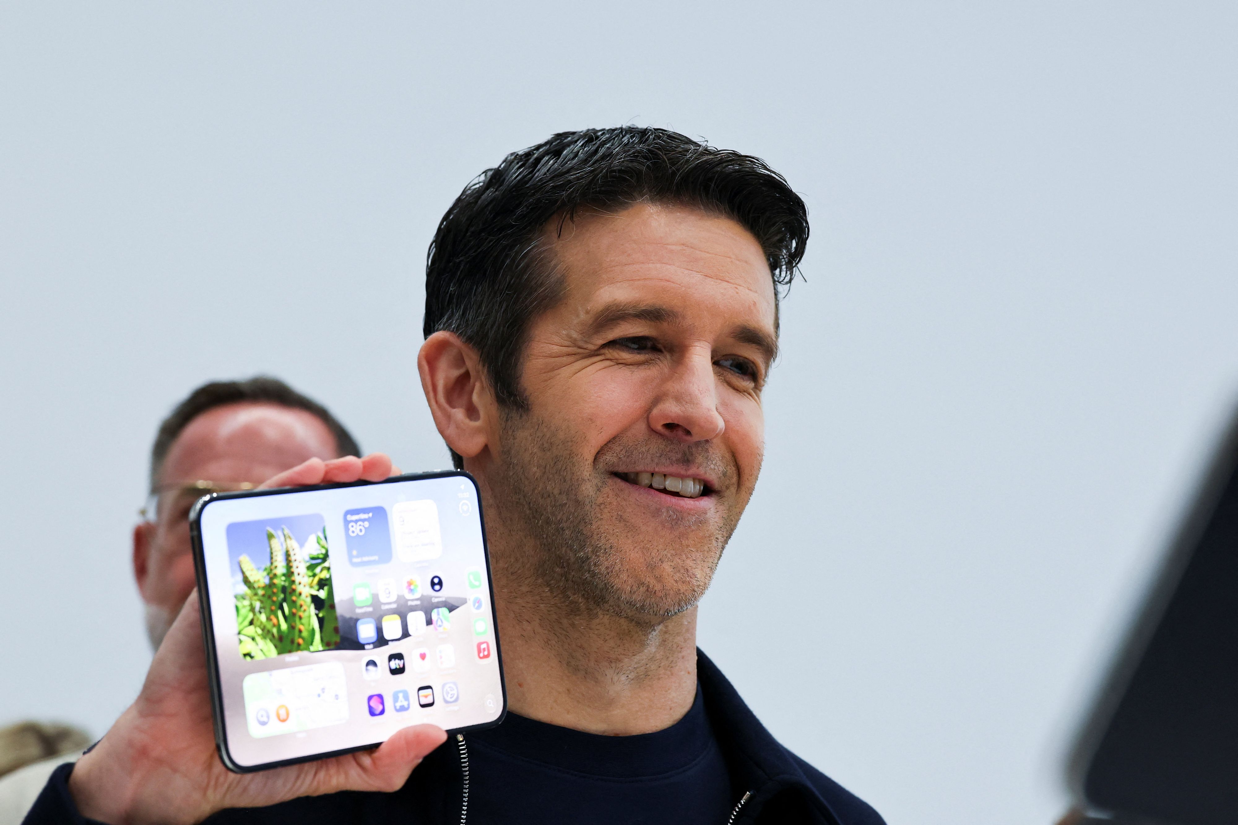 Der neue Apple-Chef <strong>John Ternus</strong> präsentierte das faltbare iPhone, genannt 