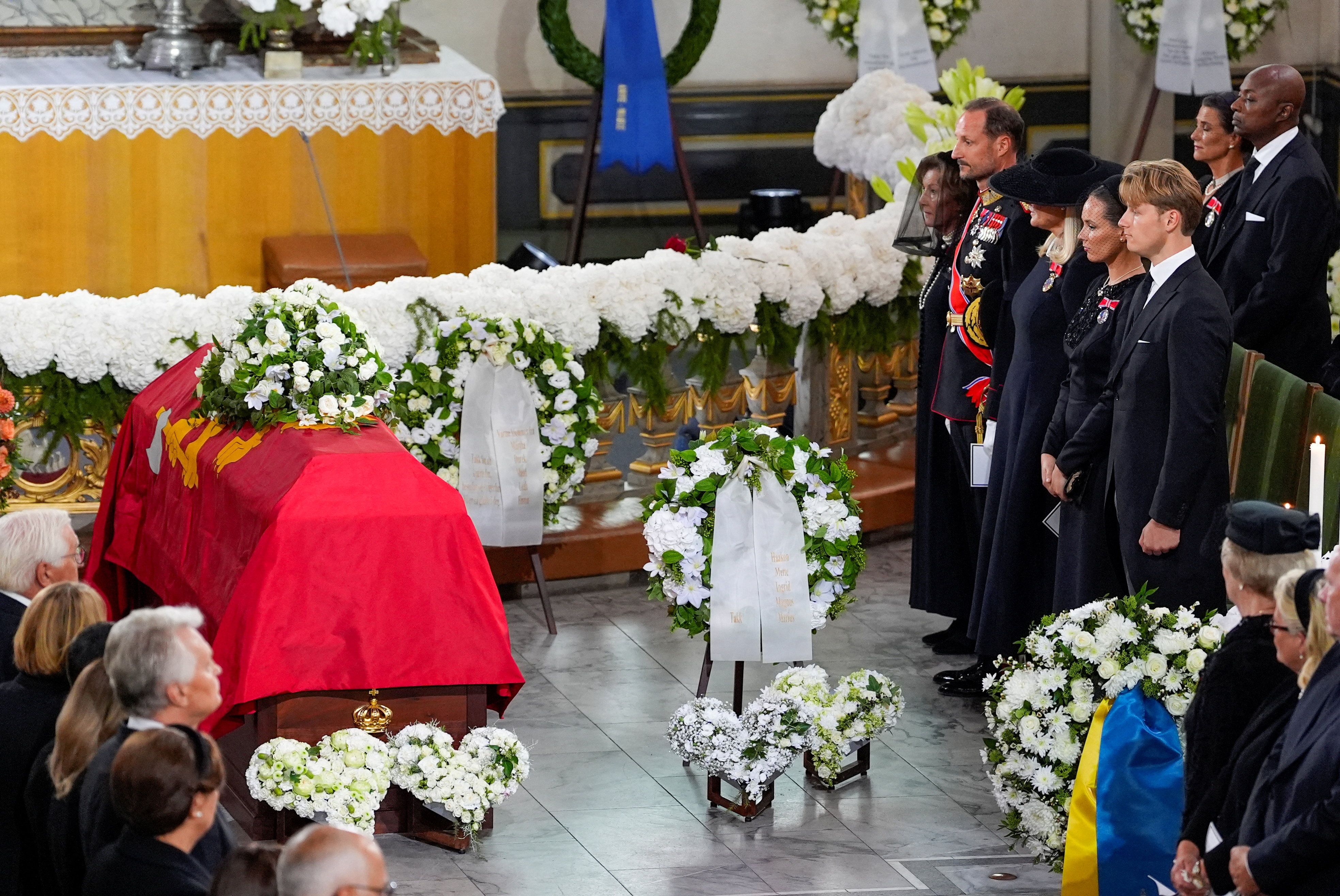 Königin Sonja, König Haakon, Königin Mette-Marit, Kronprinzessin Ingrid Alexandra und Prinz Sverre Magnus nahmen am 9. September 2026 an der Trauerfeier für den verstorbenen König Harald von Norwegen teil.