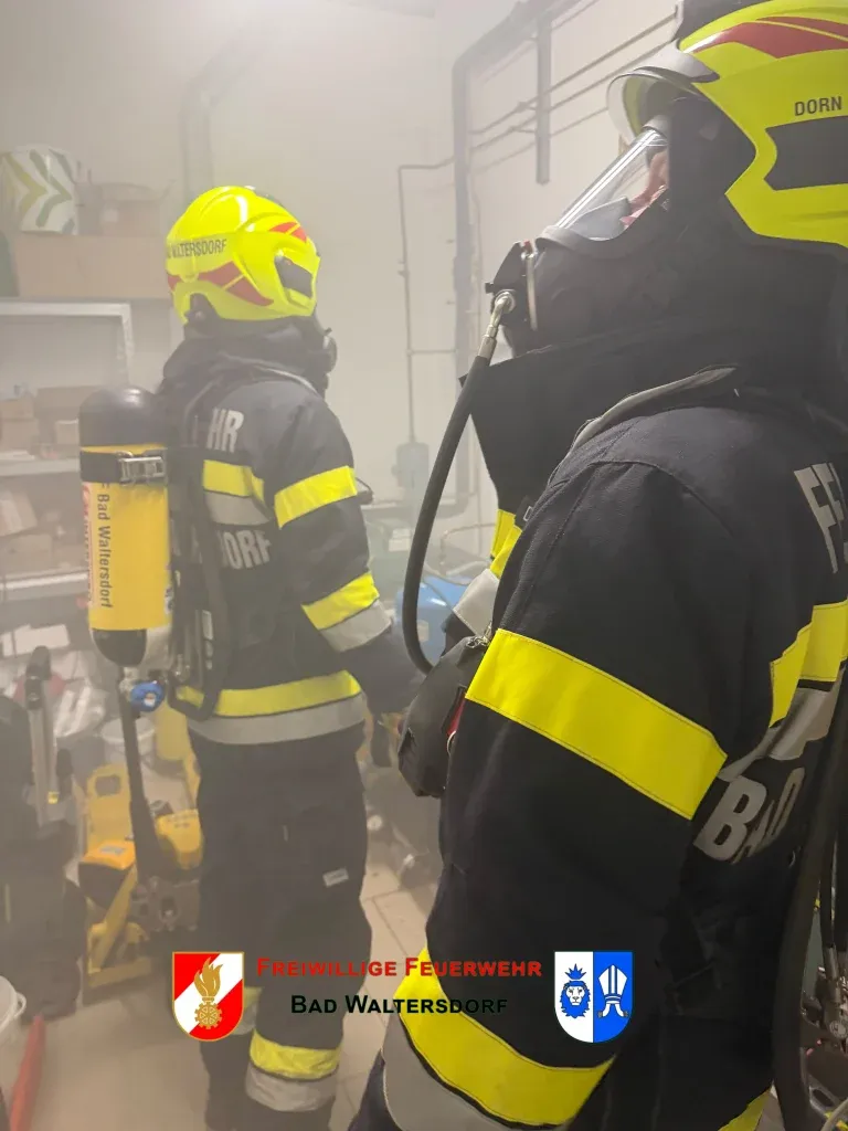 In den frühen Morgenstunden wurde die Feuerwehr Bad Waltersdorf mittels Sirenenalarms durch Florian Steiermark zu einem Brandmeldeanlagenalarm in einen ortsansässigen Hotelbetrieb alarmiert