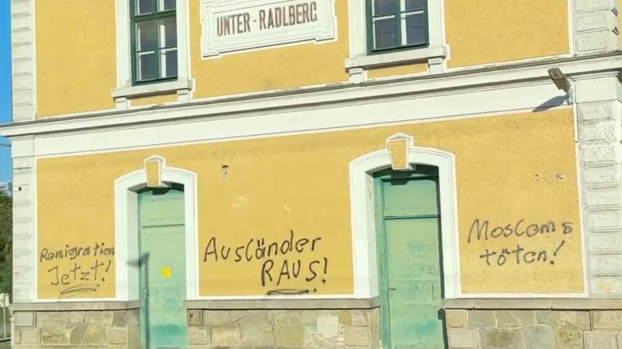 Das Graffiti sorgte für Schock bei einem Niederösterreicher.
