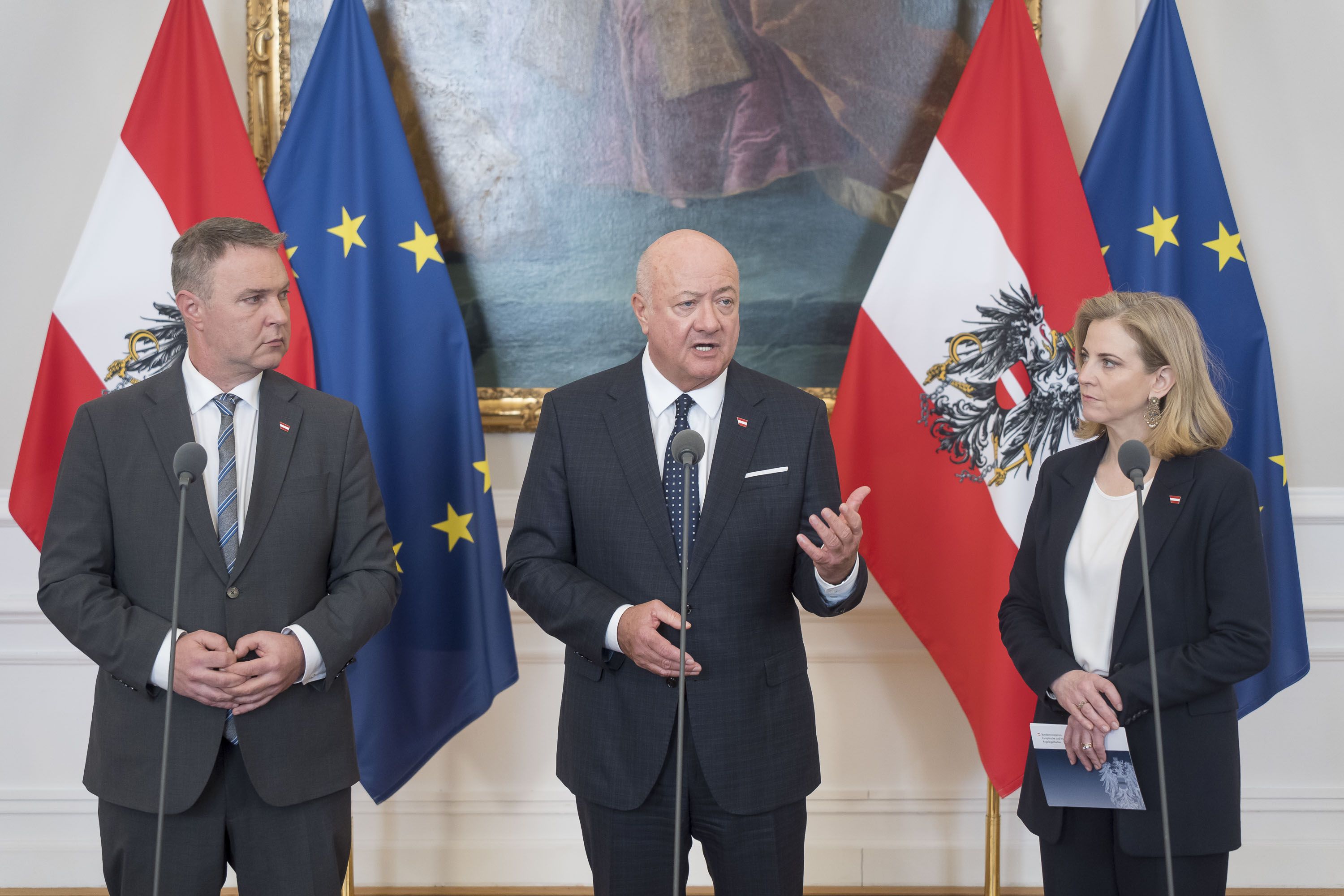 Die Bundesregierung startet nach der Sommerpause mit einem Ministerrat in den Herbst.
