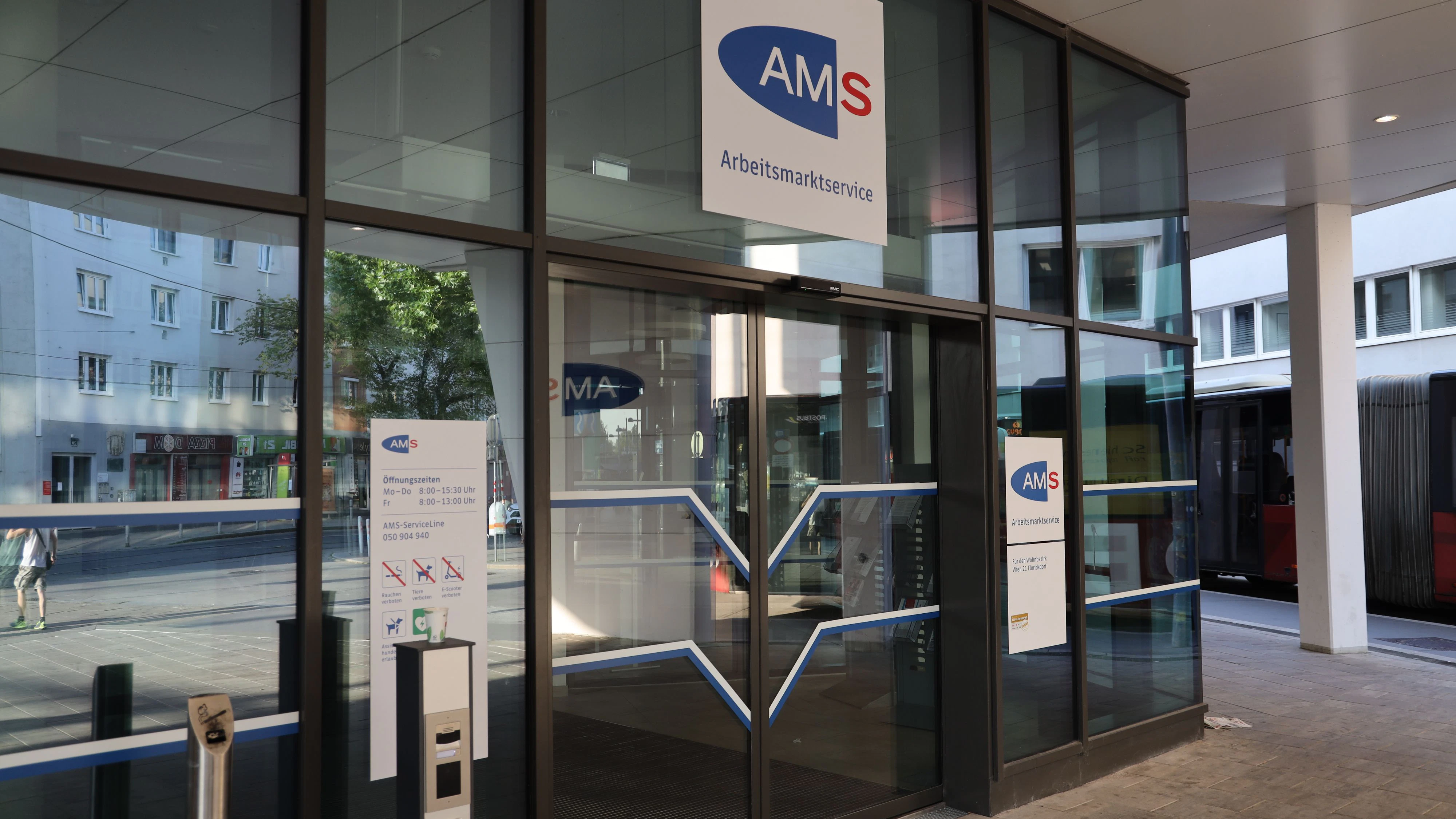 Heute.at - Neuer AMS-Plan gilt für ALLE Menschen in Österreich