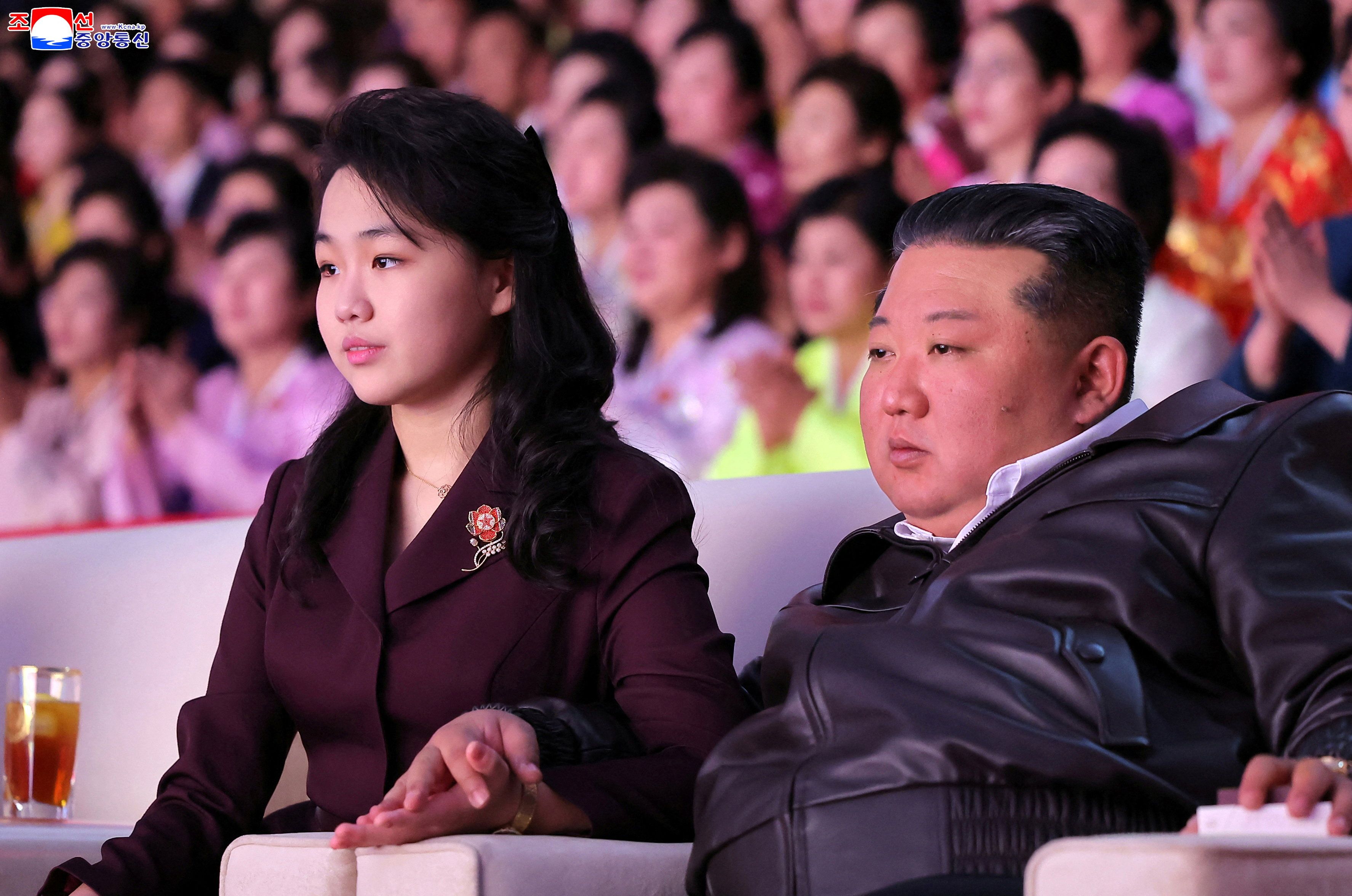 Nordkoreas Machthaber Kim Jong Un mit seiner Tochter Kim Ju Ae.