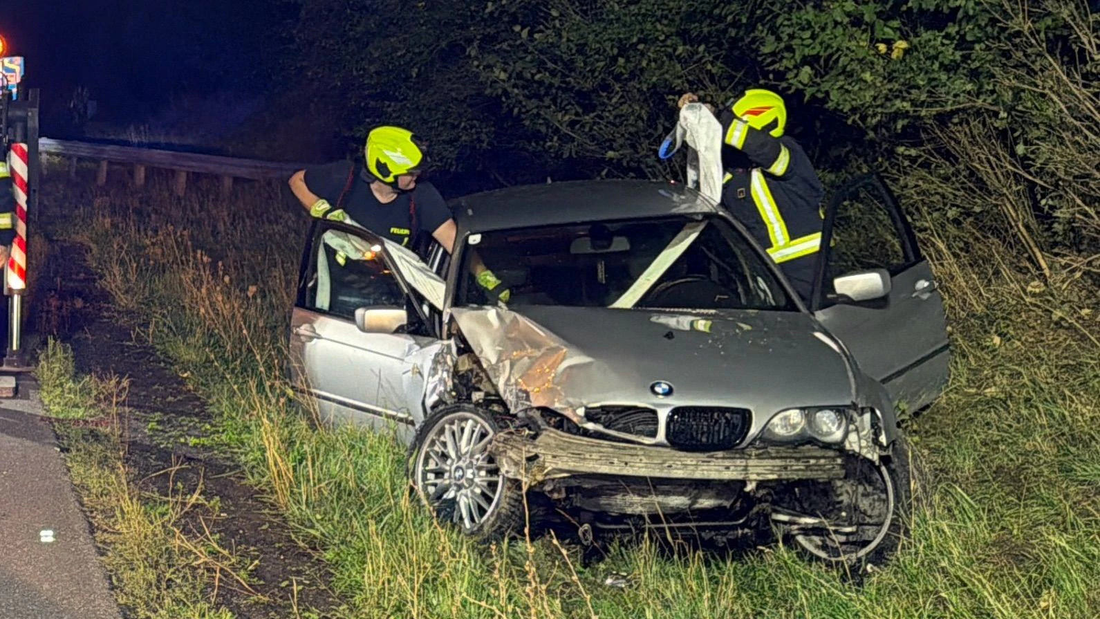 Auf der A1 bei Ybbs krachte Donnerstagfrüh ein Pkw in einen Lkw.