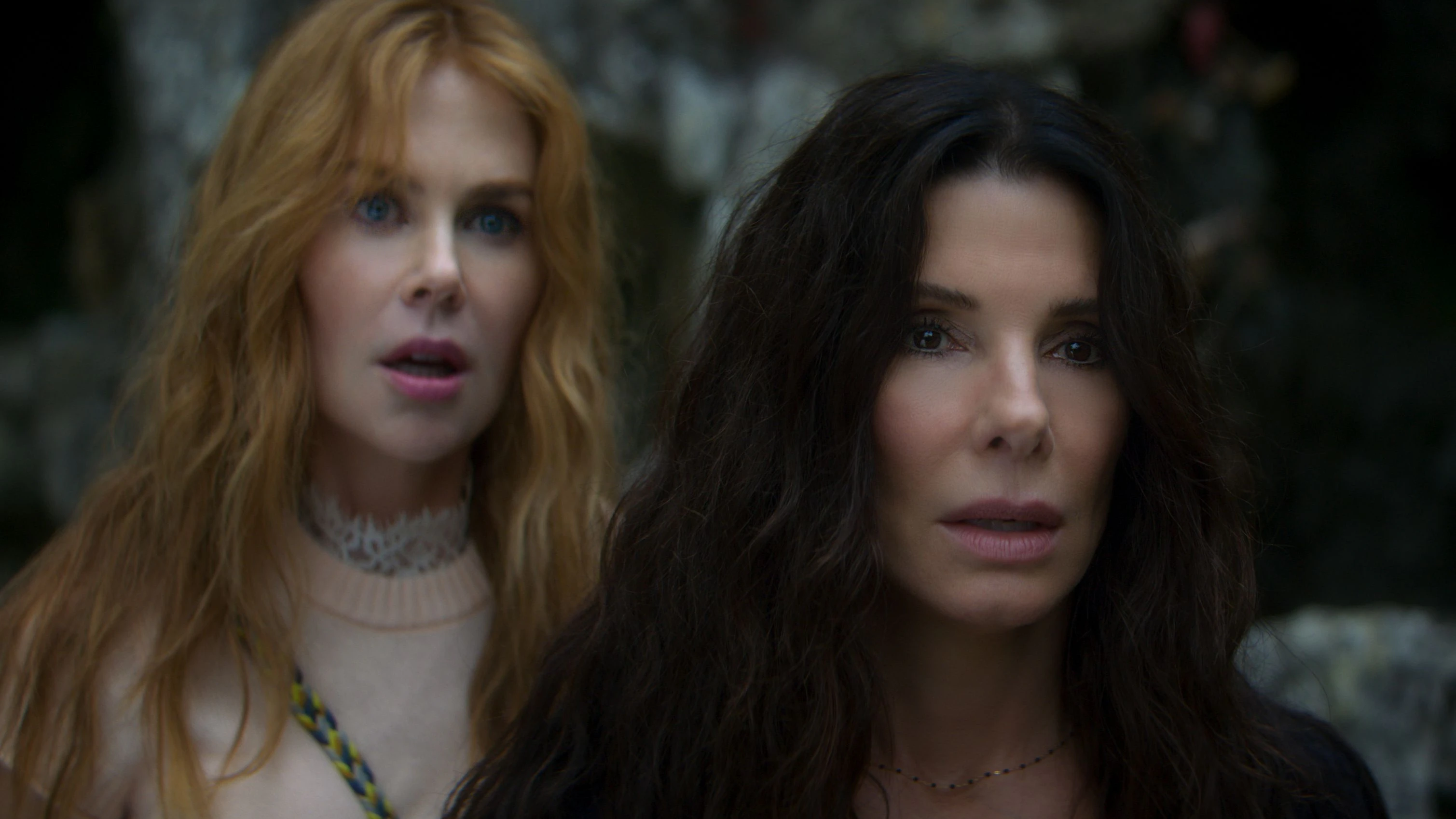 Müssen wieder gemeinsam für Ordnung sorgen: die magischen Schwestern Gillian und Sally Owens (Nicole Kidman, Sandra Bullock) in "Zauberhafte Schwestern 2"