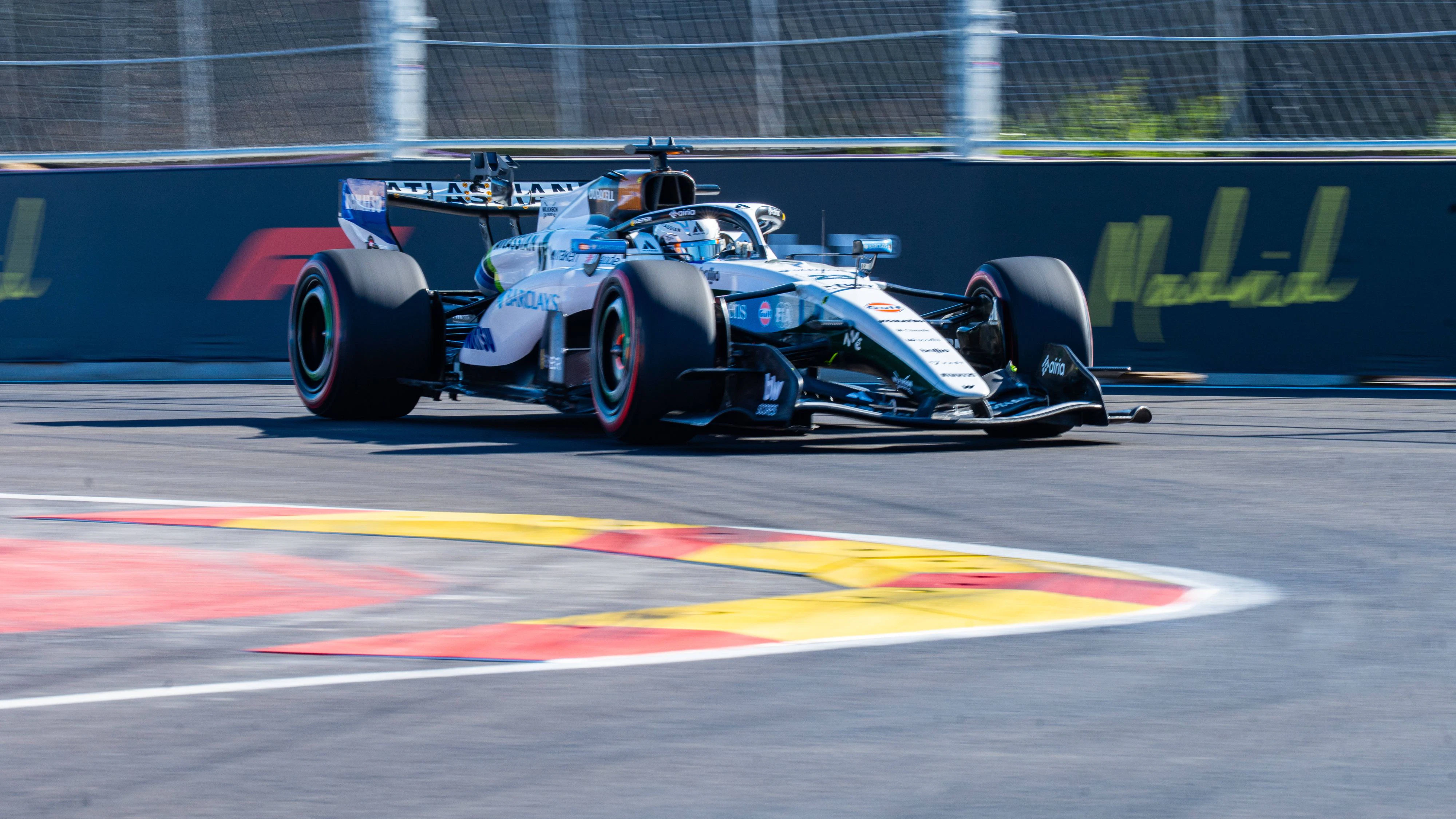 Heute.at - Große Aufregung um bin-Laden-Auto von F1-Team