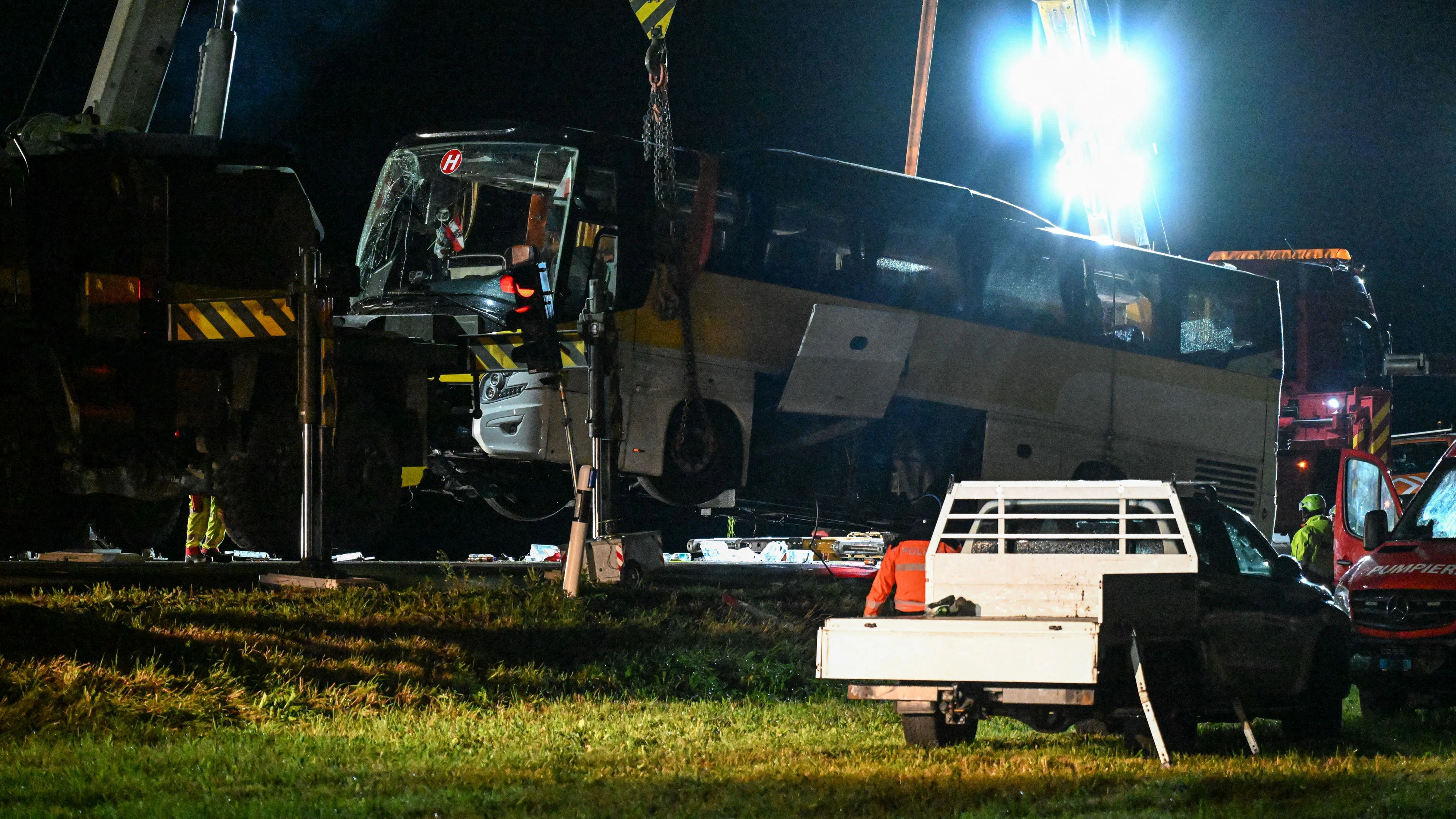 Heute.at - Reisebus-Unglück! Mehrere Tote bei Horror-Unfall