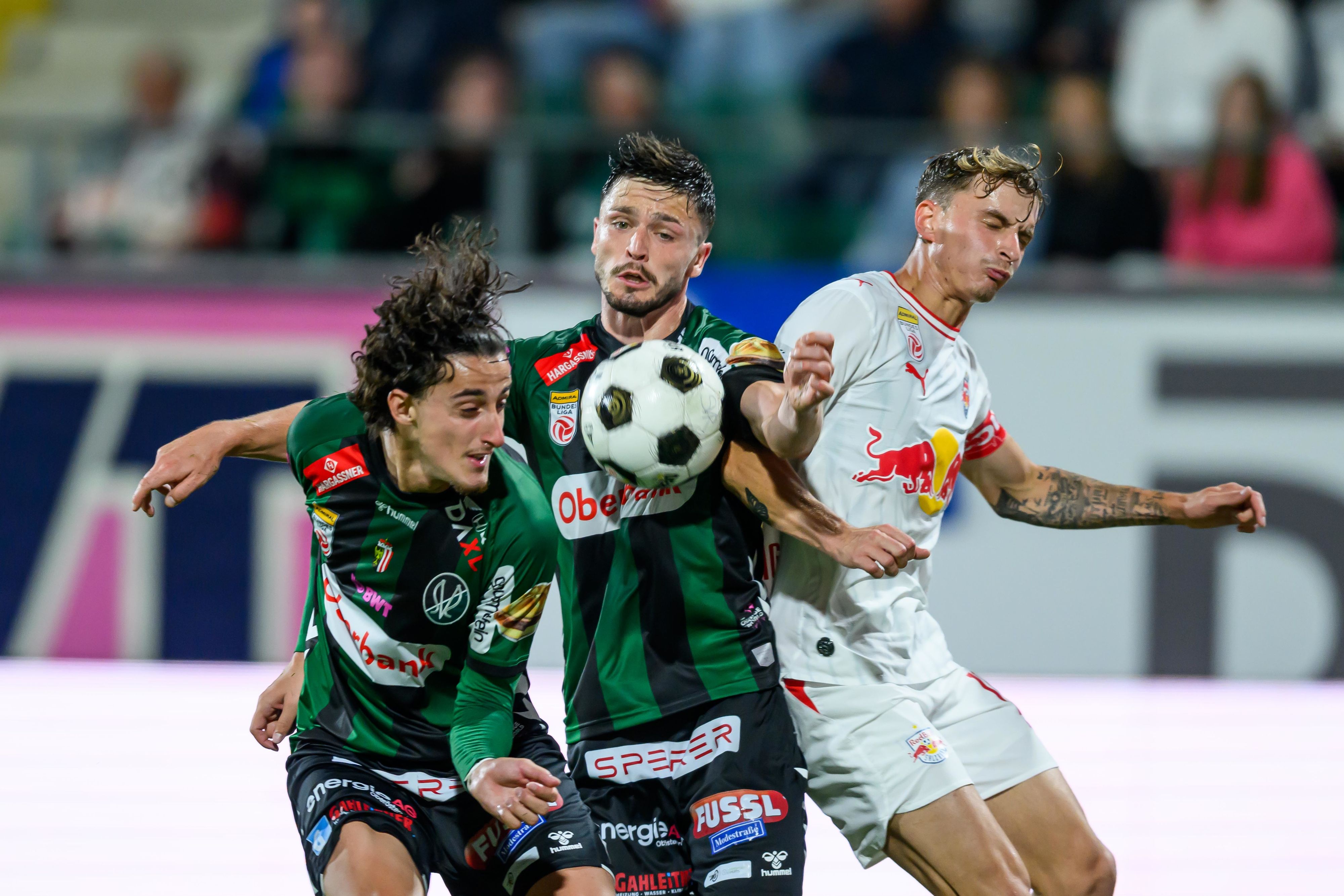 Ried und Salzburg treffen im Bundesliga-Duell aufeinander. 
