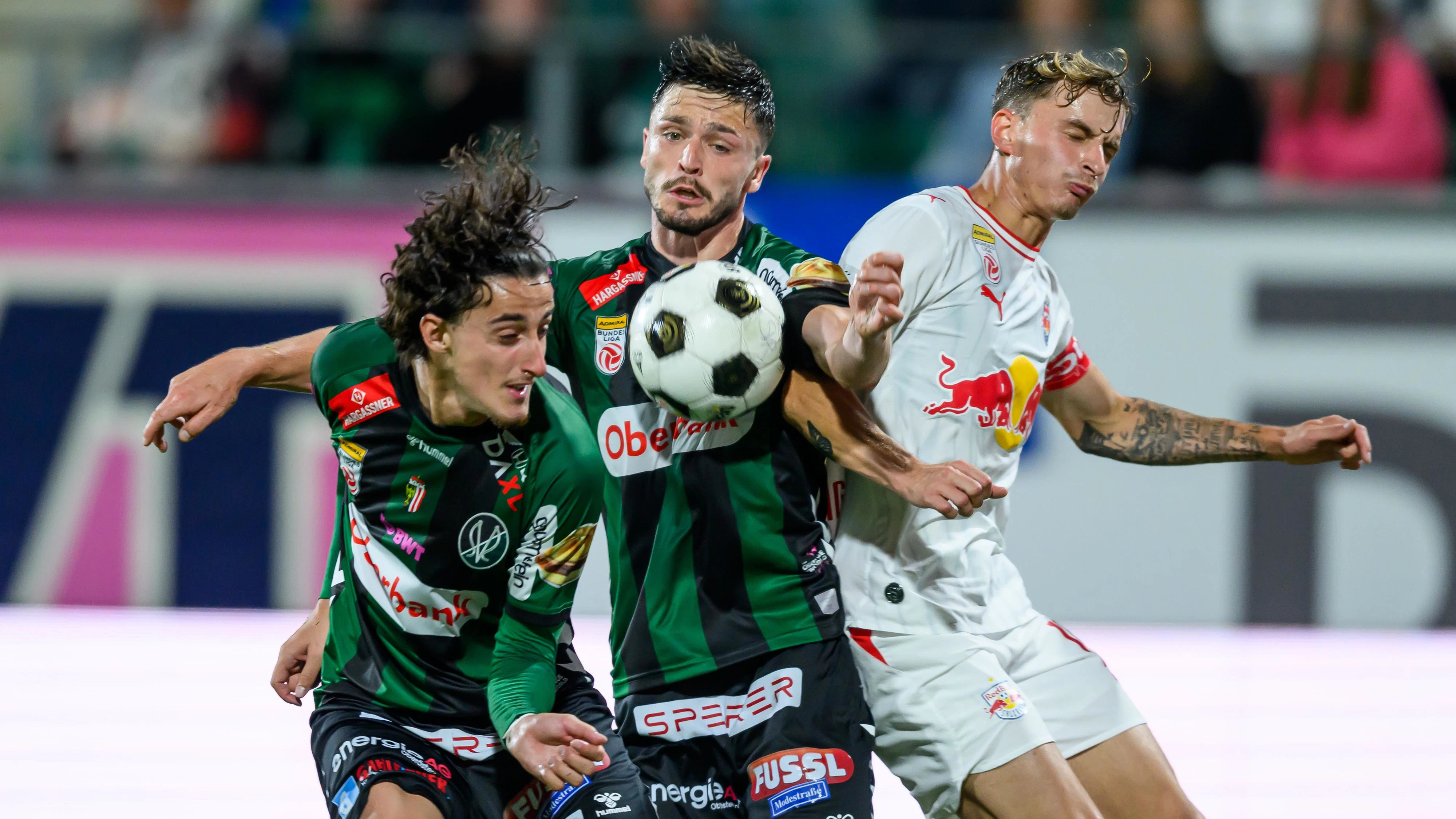 Ried und Salzburg treffen im Bundesliga-Duell aufeinander. 