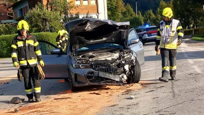 Heute.at - Crash-Lenker (32) lässt schwer verletzte Frau im Stich