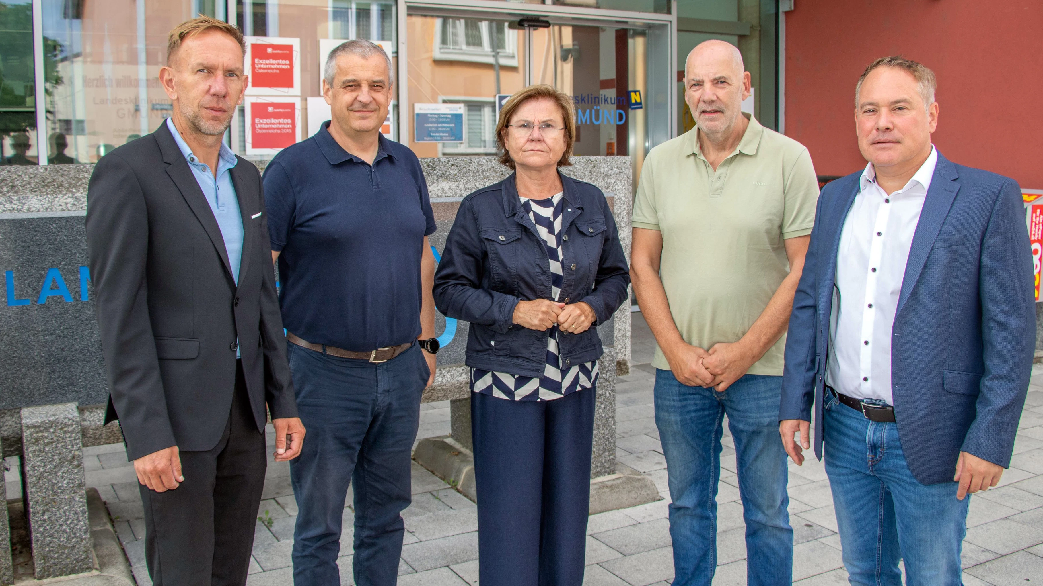 Gemeinderat Christian Ferus-Lotz, Stadtrat Martin Preis, Bürgermeisterin Helga Rosenmayer sowie die Stadträte Roman Erhart und Thomas Miksch