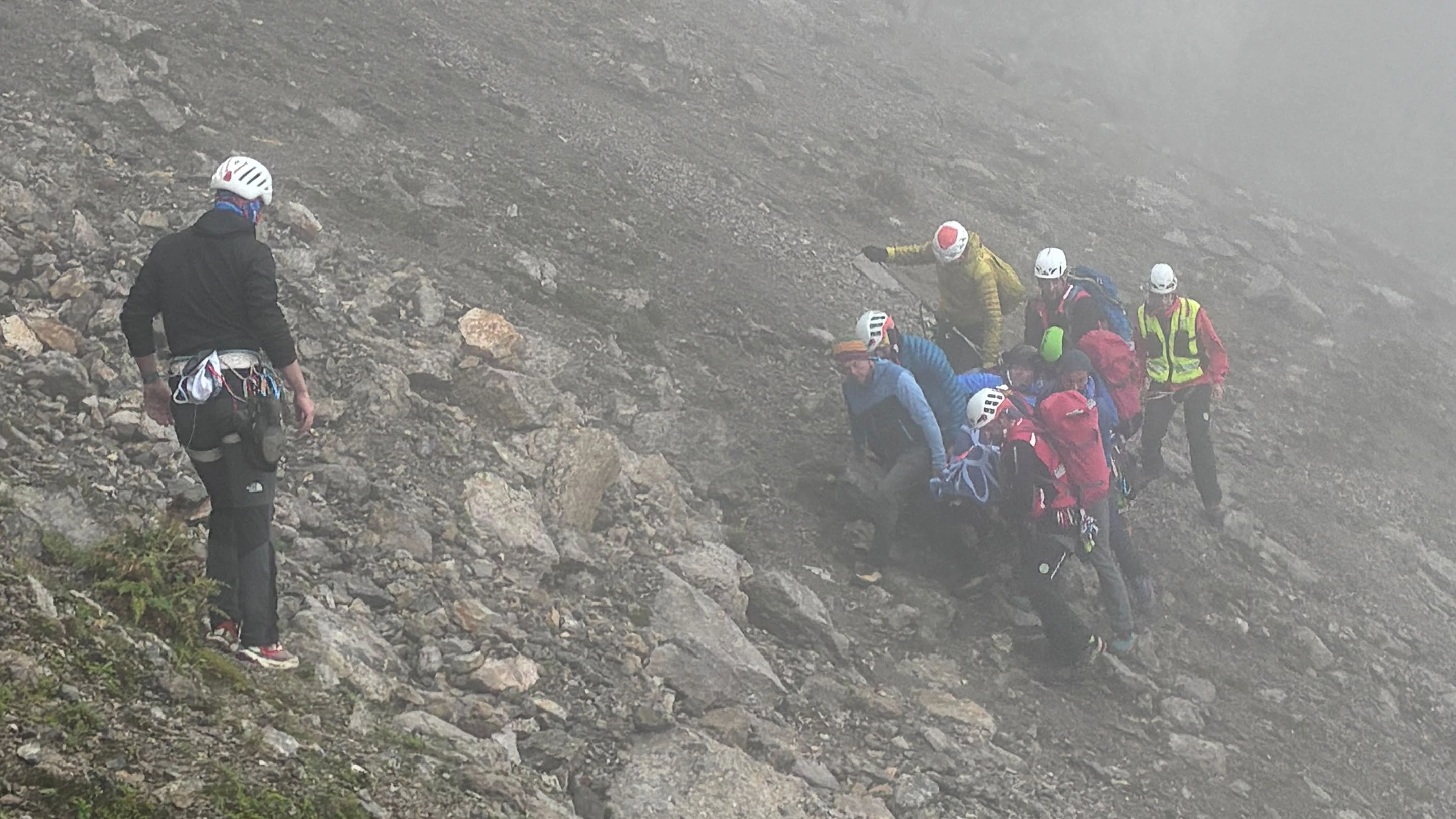 Heute.at - Kletterer stürzt im Karwendelgebirge 7 Meter ins Seil