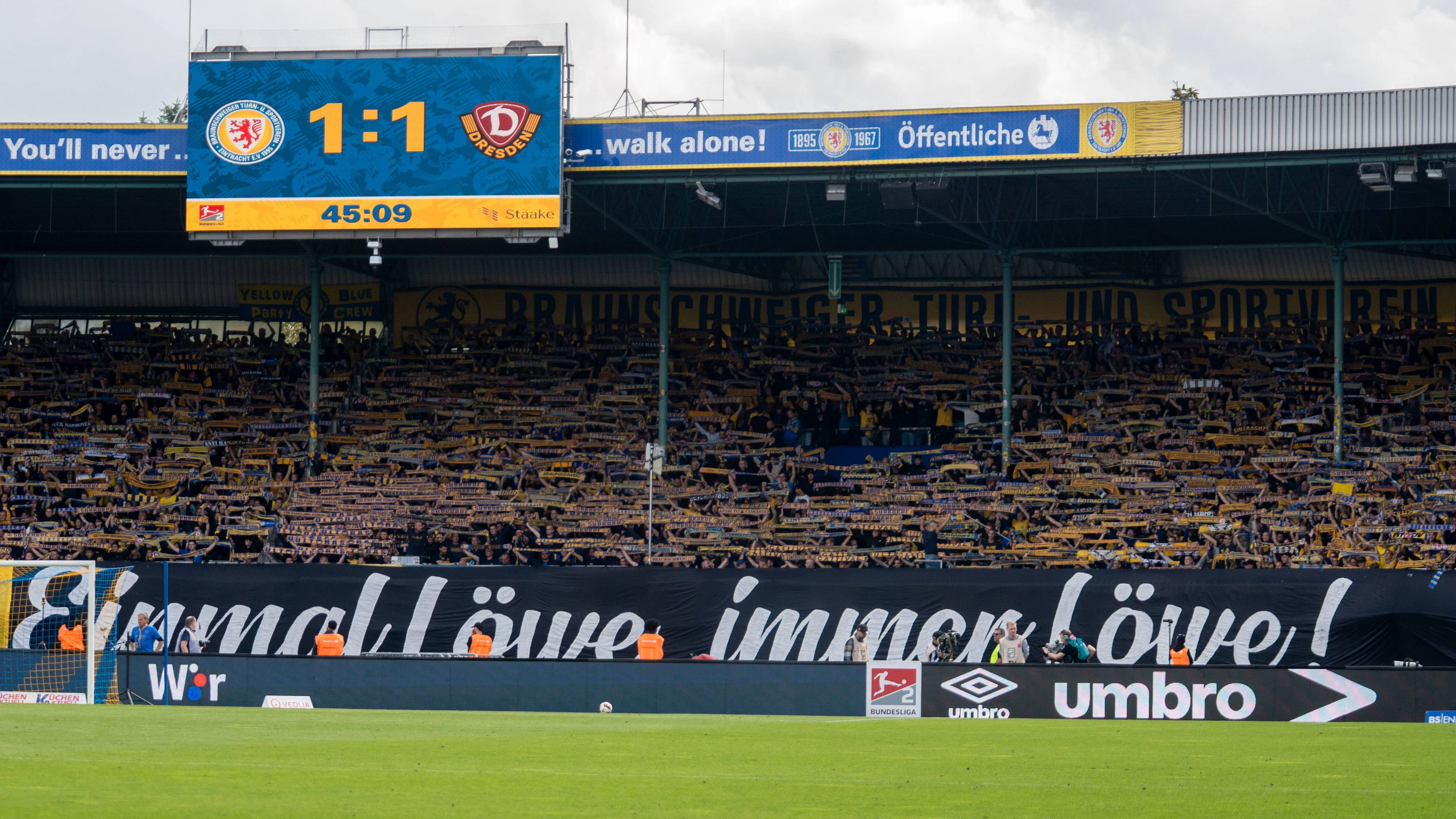 Braunschweig-Fans skandierten "Einmal ein Löwe, immer ein Löwe"