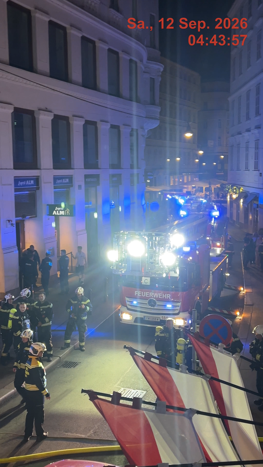 Heute.at - Feuer bei bekanntem Stadtheurigen – Einsatz in der City